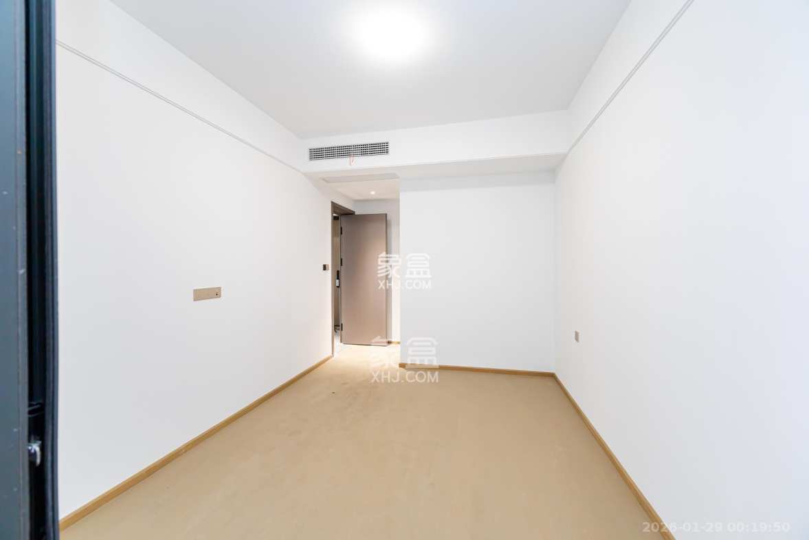 嘉臣道 4室2厅2卫 255.0万 嘉臣道 4室2厅2卫 255.0万卧室