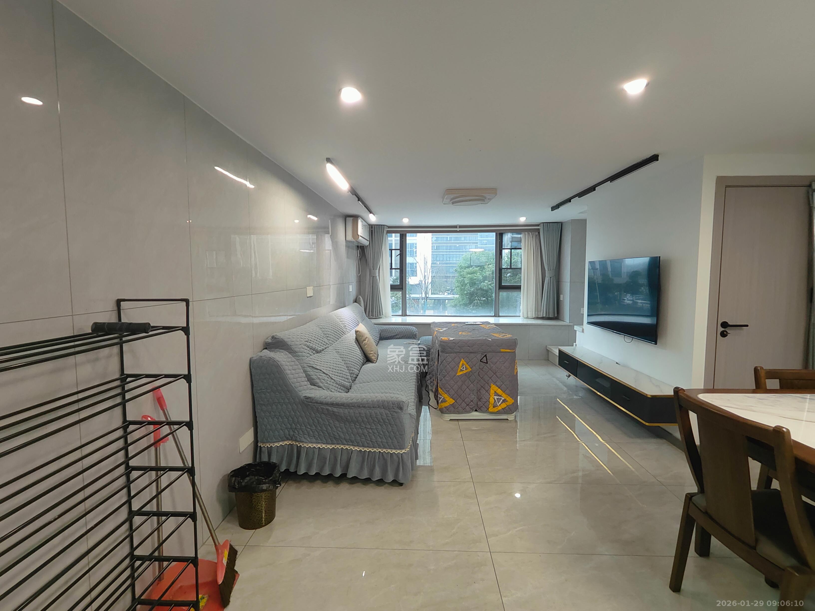 信诚湘江揽月（至善美景大厦）  2室1厅1卫    1800.0元/月