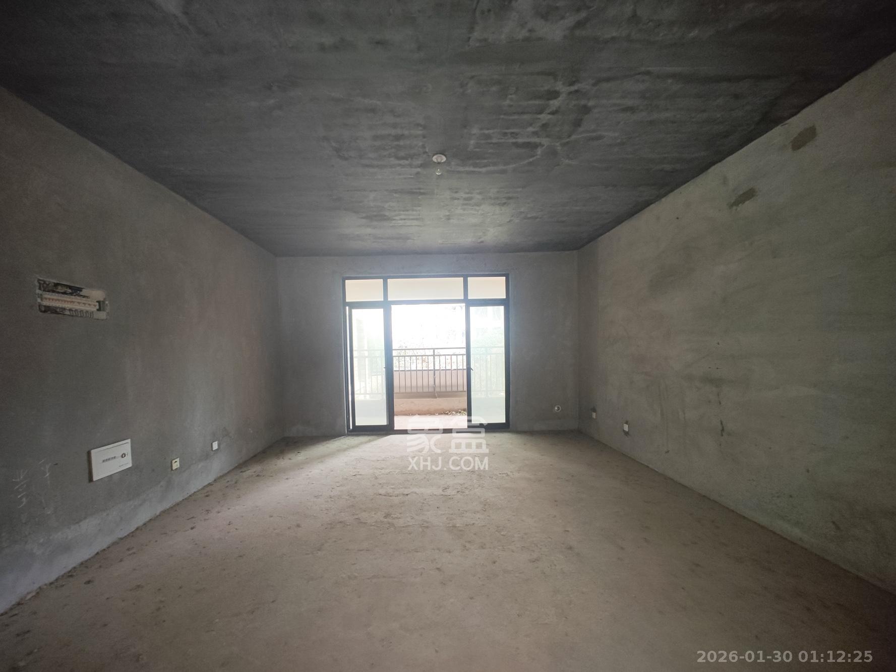 翡翠云天  5室2厅2卫    200.0万