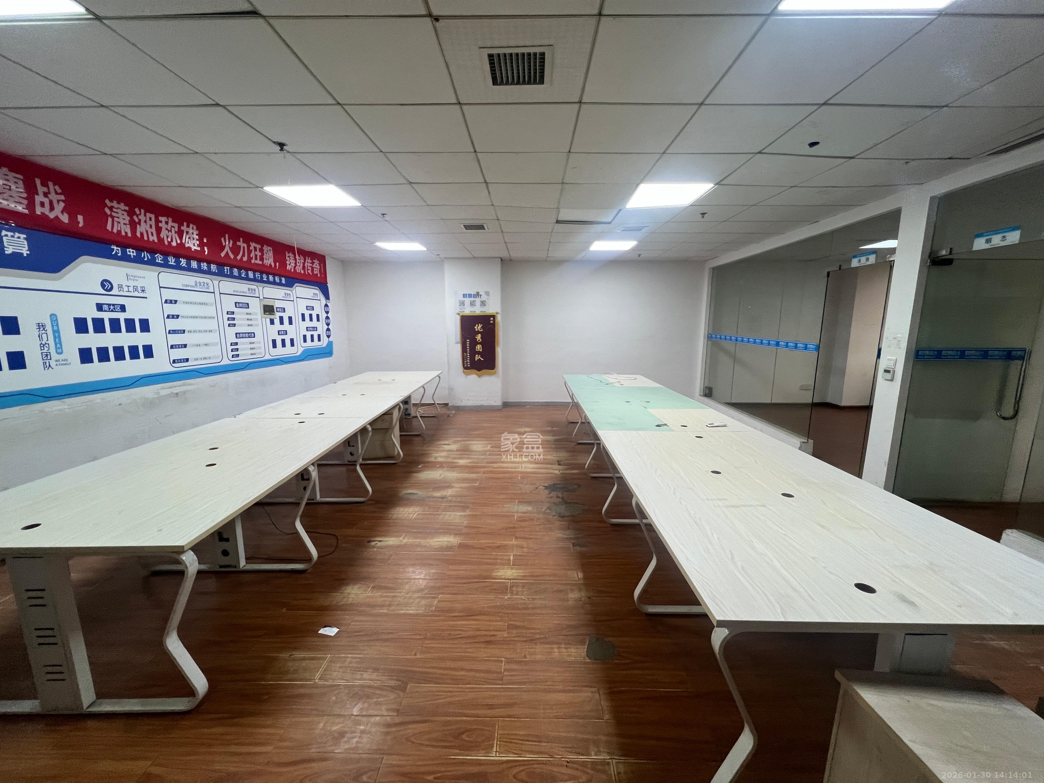 百脑汇大厦（友阿百货）   165.0㎡      5800.0元/月