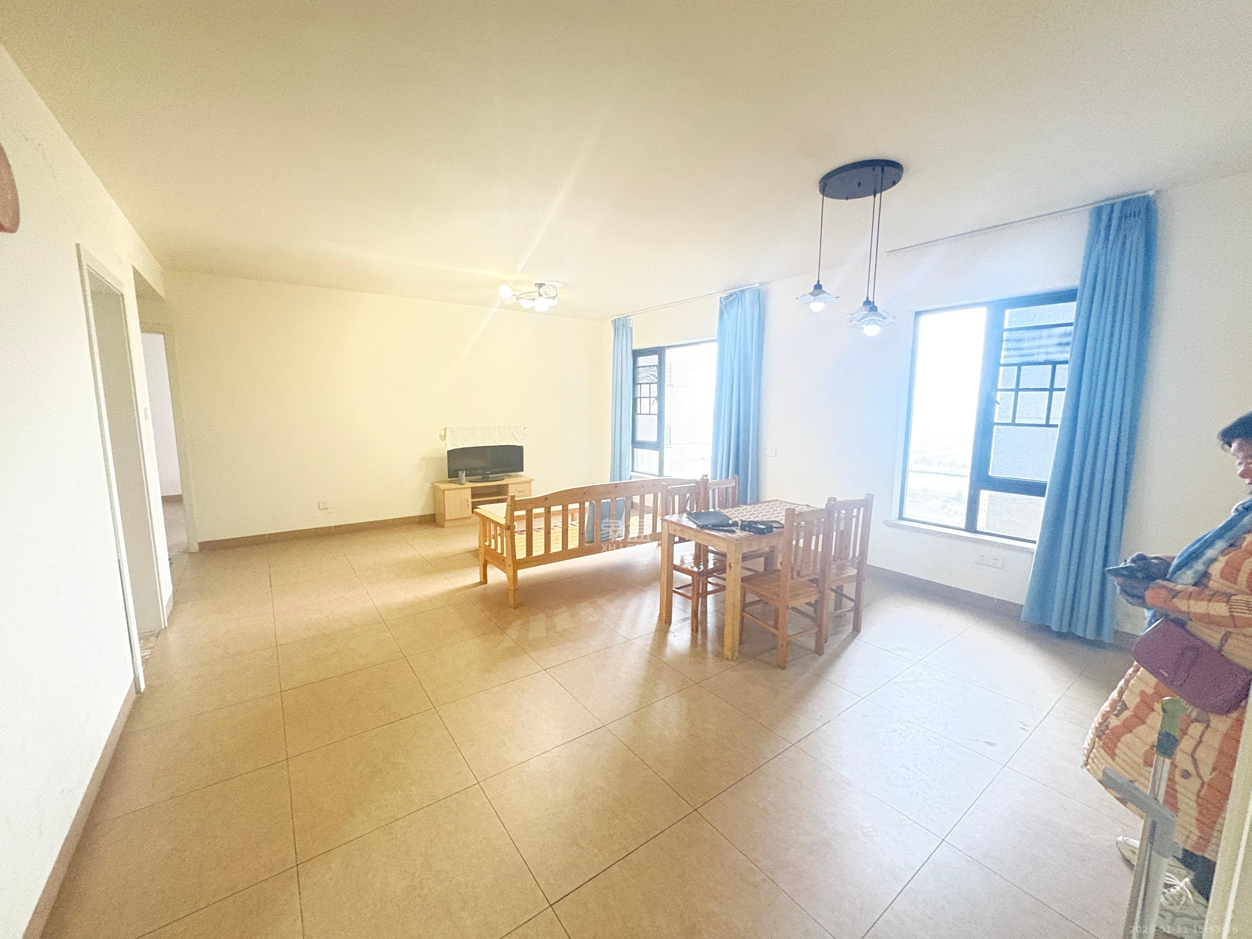 华润橡树湾  3室2厅2卫    2400.0元/月