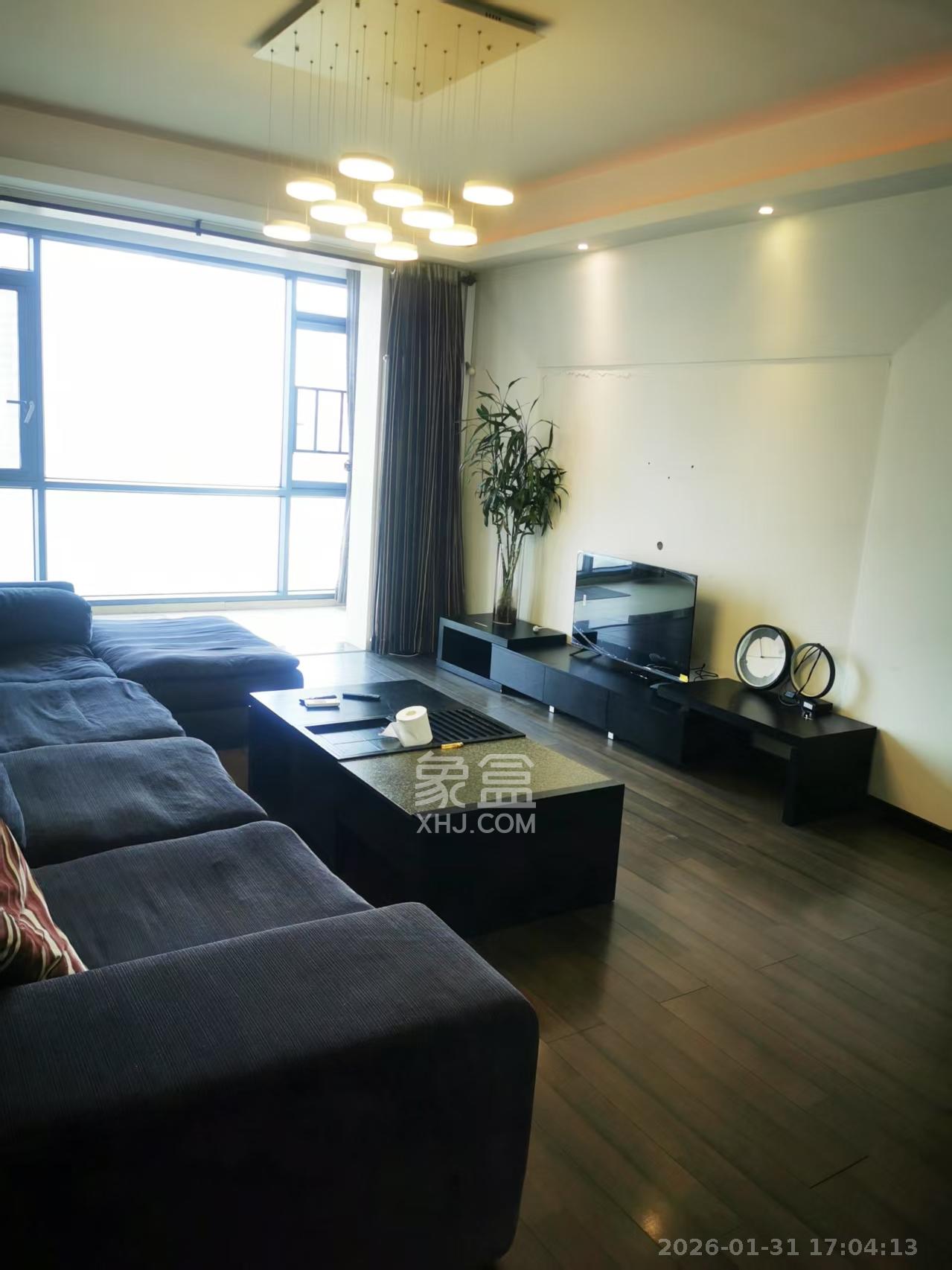 湘江世纪城融江苑  3室2厅1卫    2900.0元/月