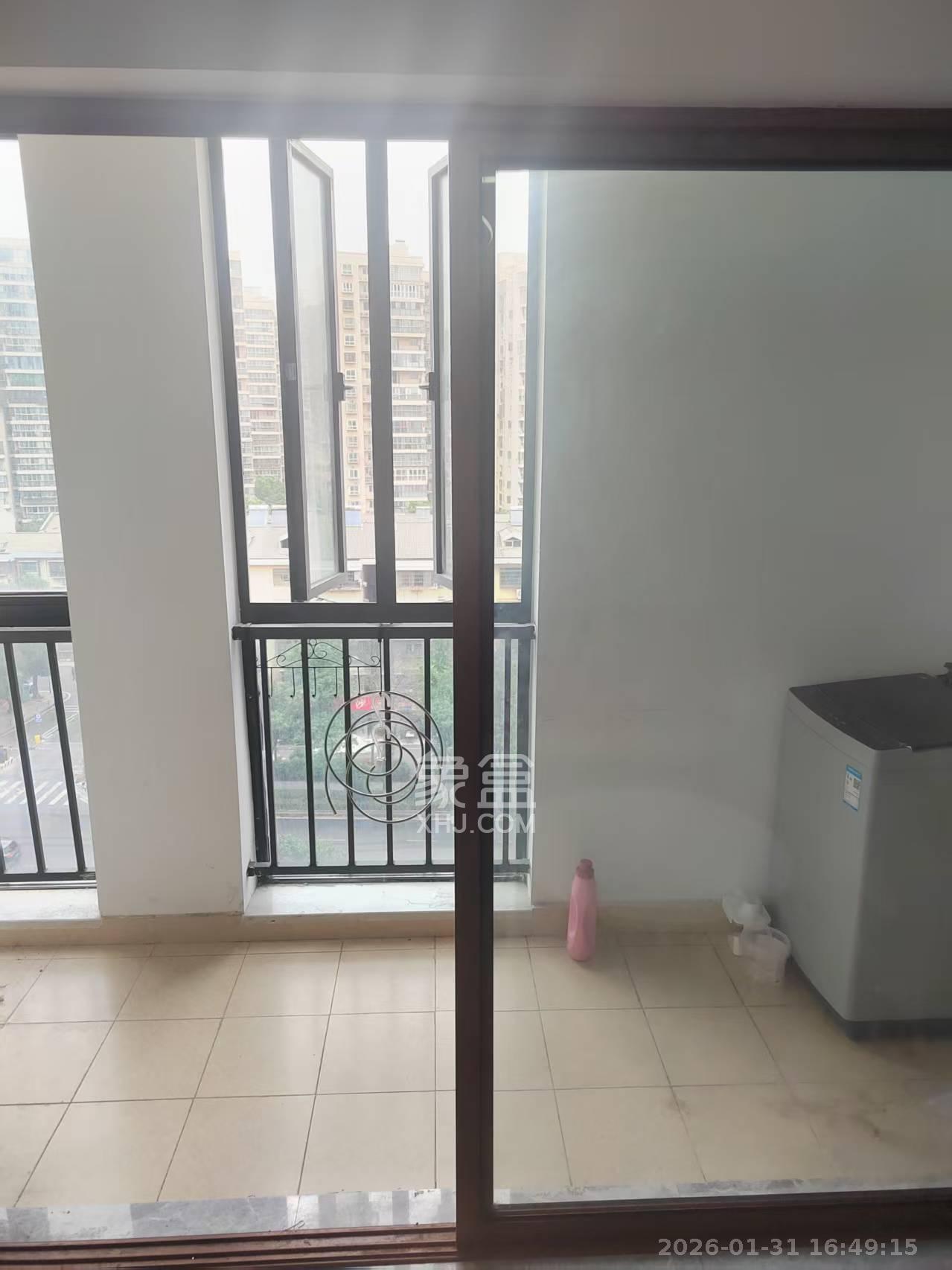 荣泰广场  1室1厅1卫    1300.0元/月