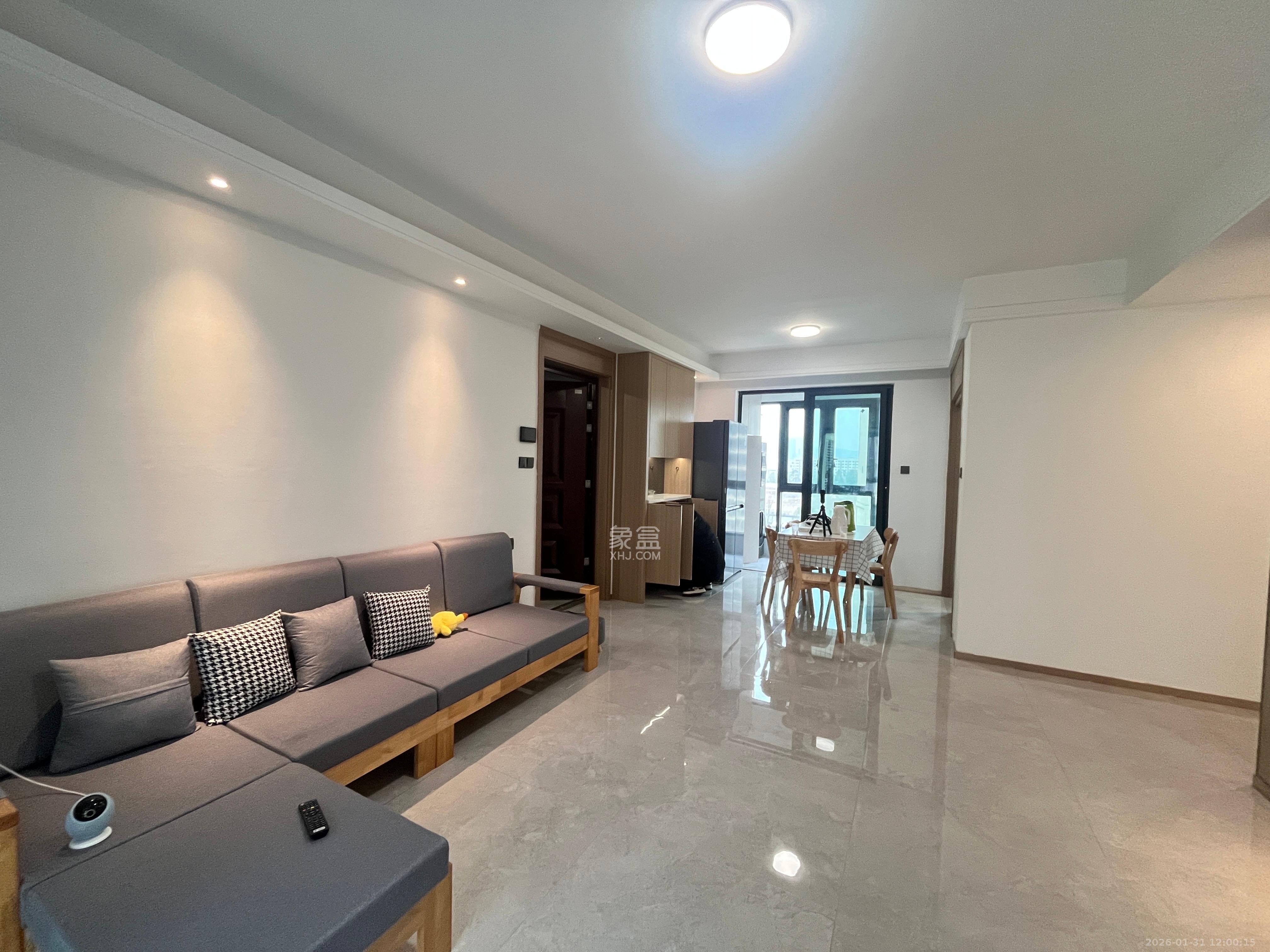 汉唐世家二期  4室2厅2卫    2700.0元/月