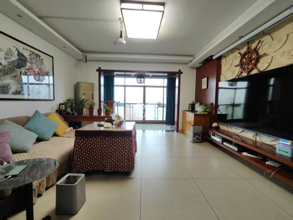 江岸人家  5室2厅2卫    85.0万