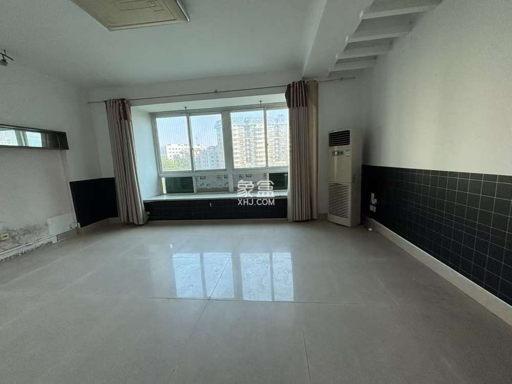 新城首座  3室2厅2卫    62.0万