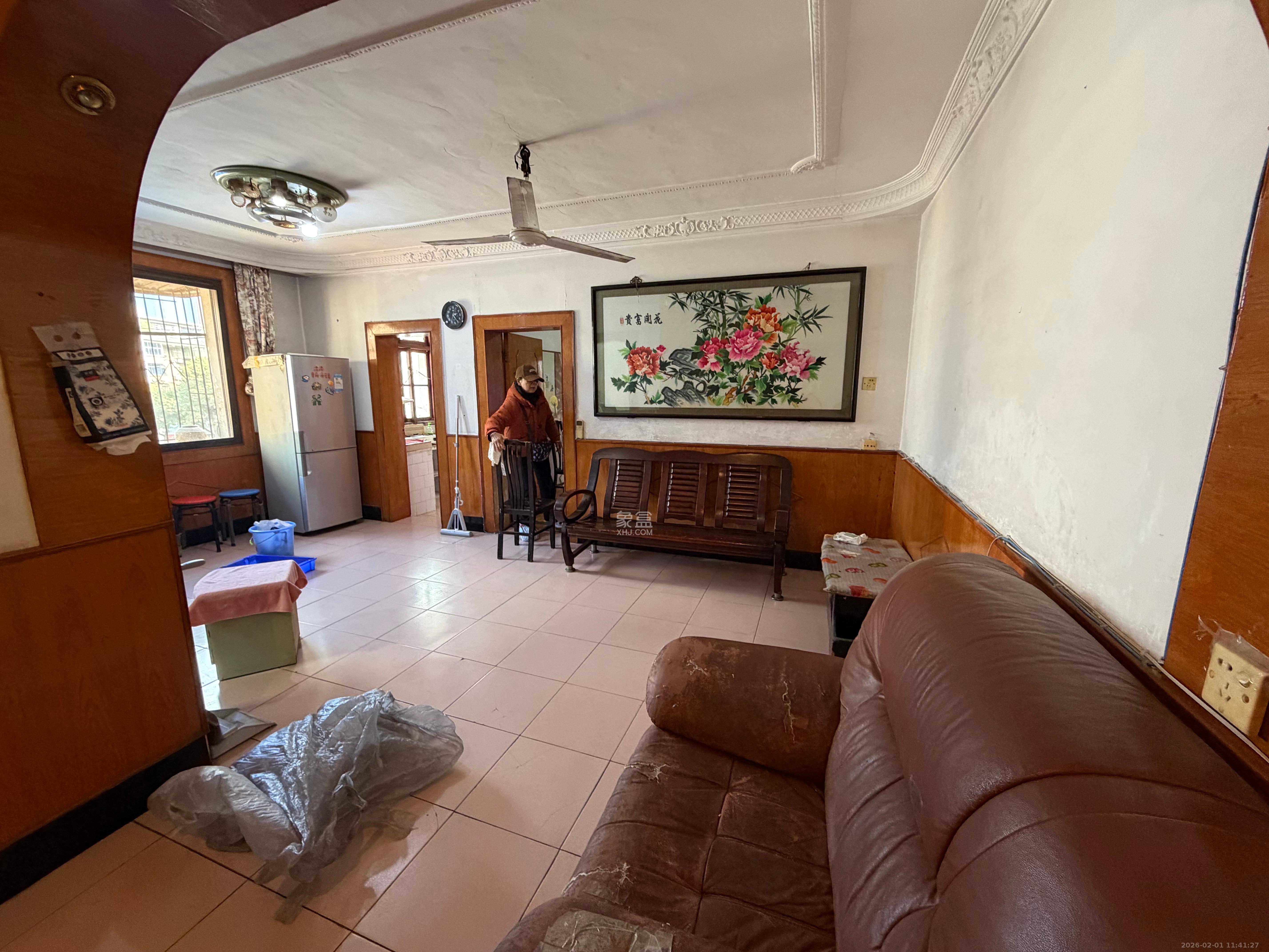 兴汉门公寓  2室1厅1卫    1700.0元/月