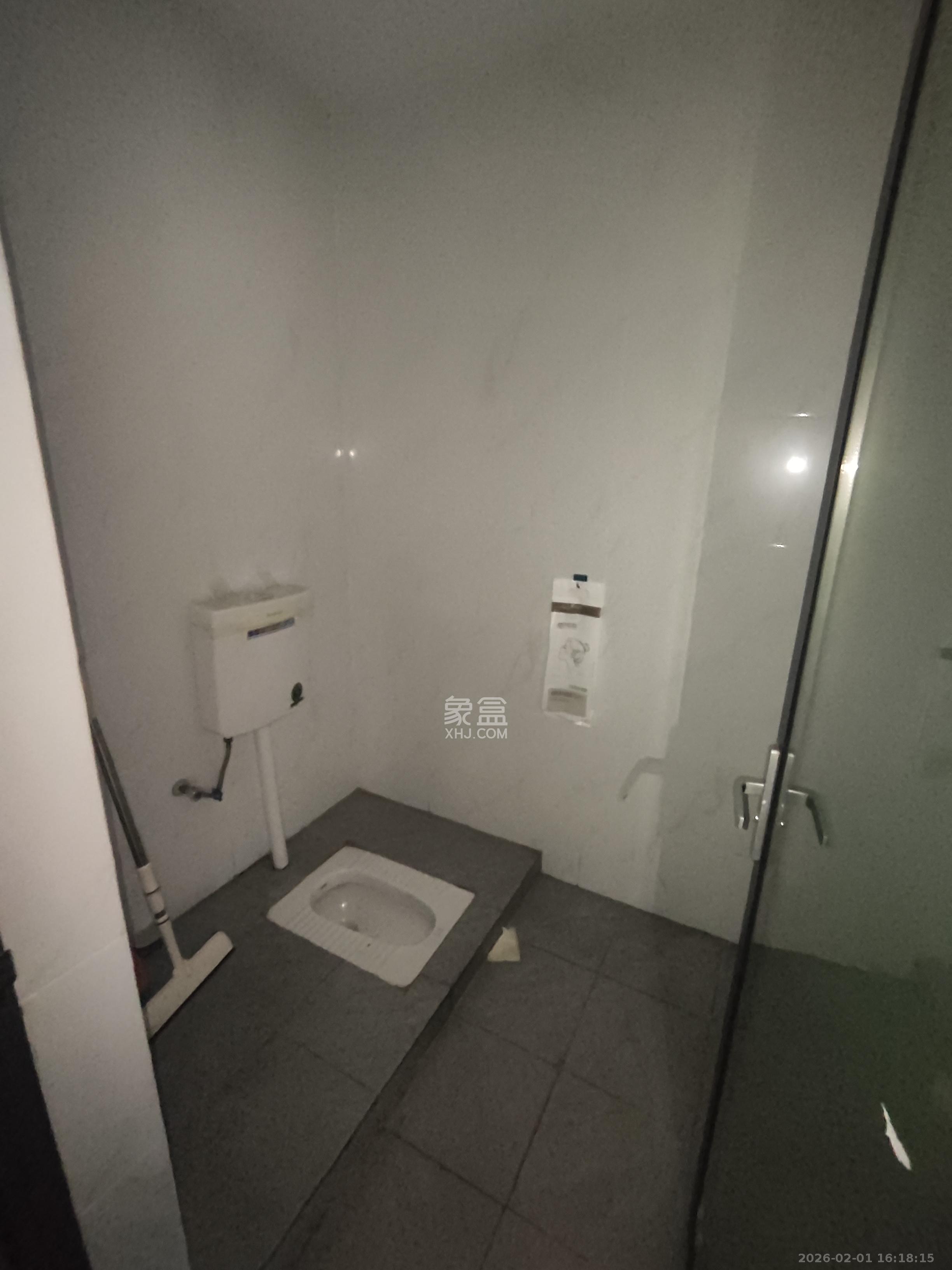 中房F联邦   244.8㎡      7000.0元/月室内图