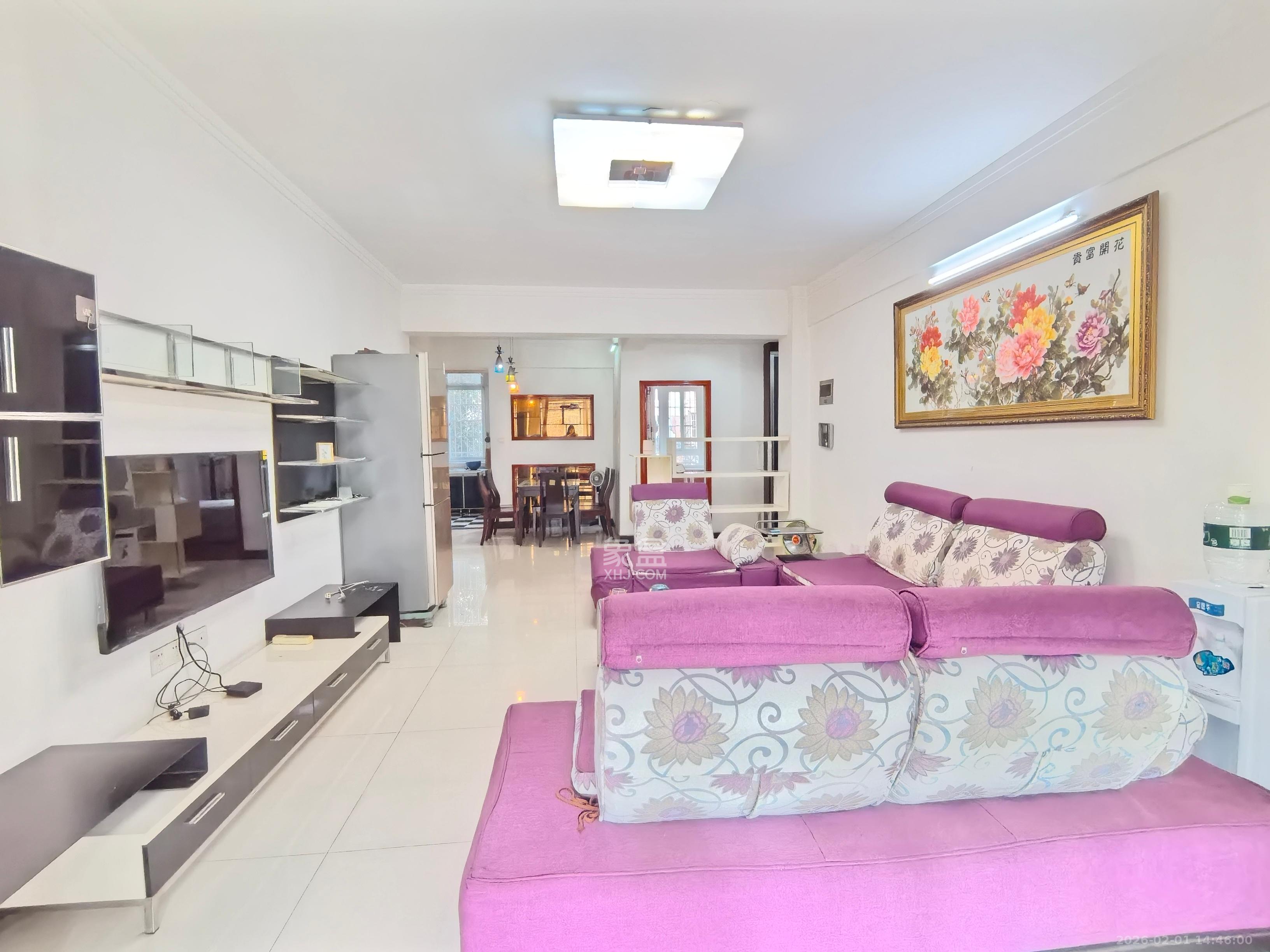 金领家族  3室2厅1卫    1900.0元/月