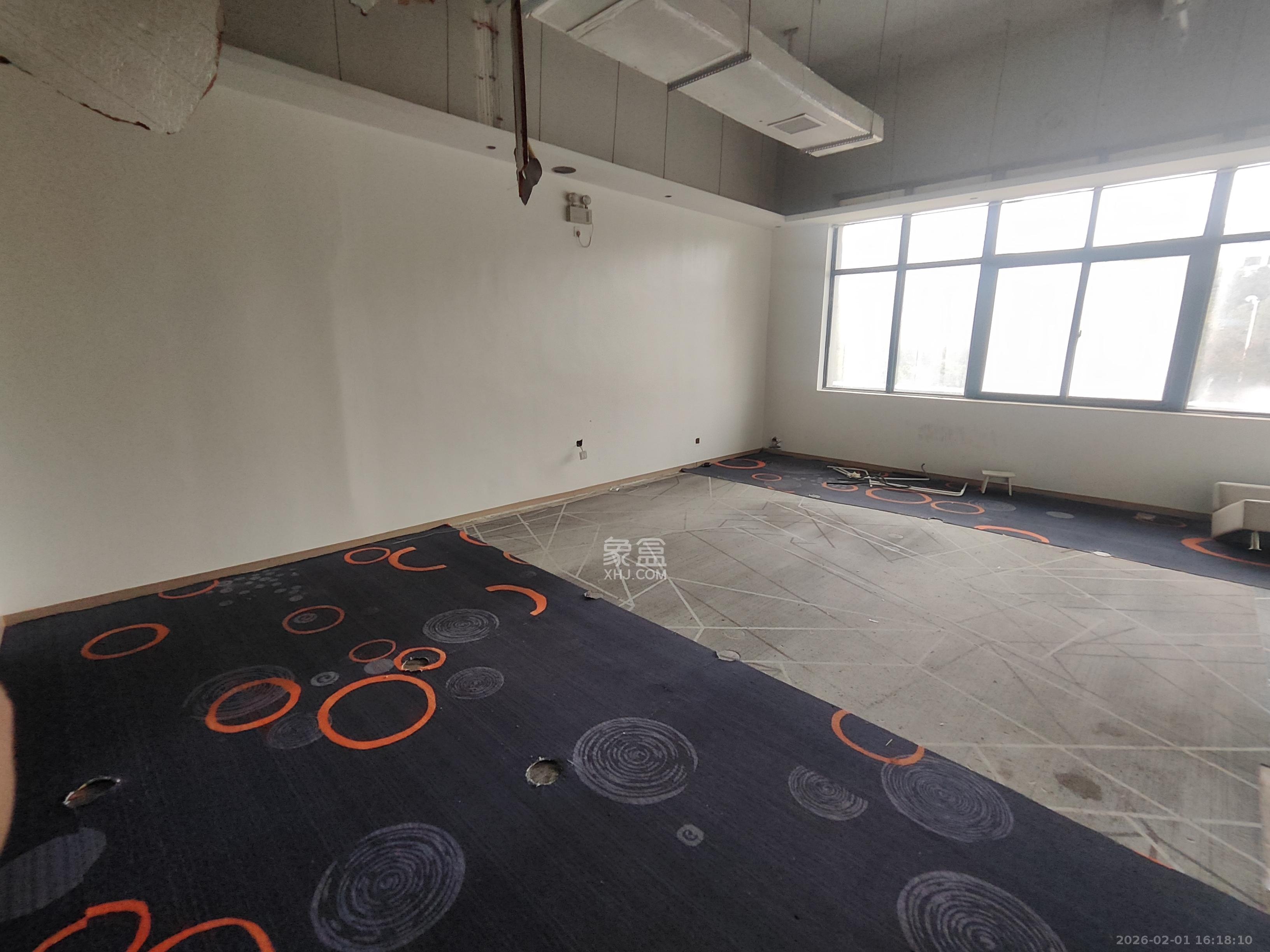 中房F联邦   244.8㎡      7000.0元/月室内图