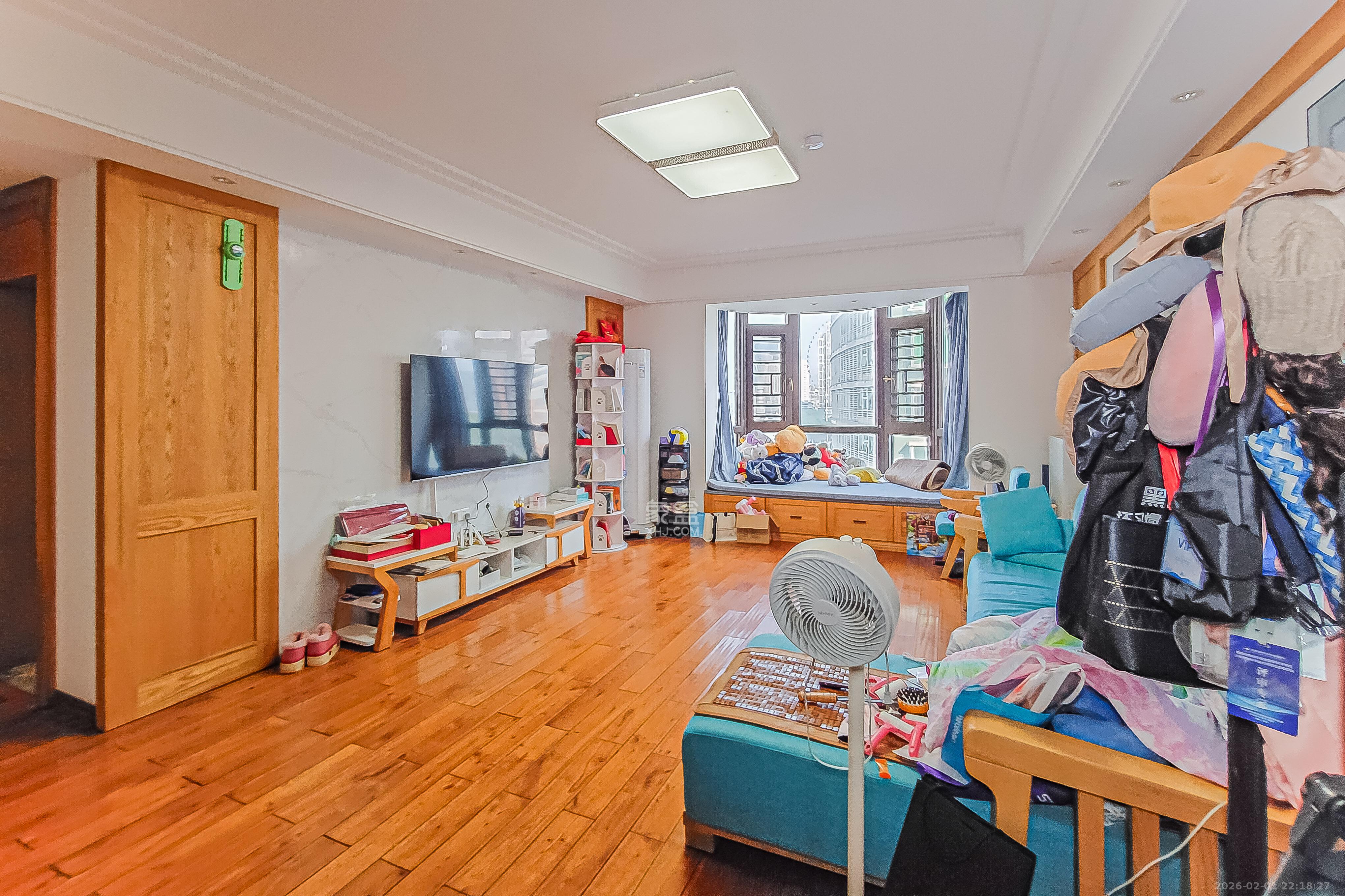 都市阳光大厦  3室2厅2卫    135.0万