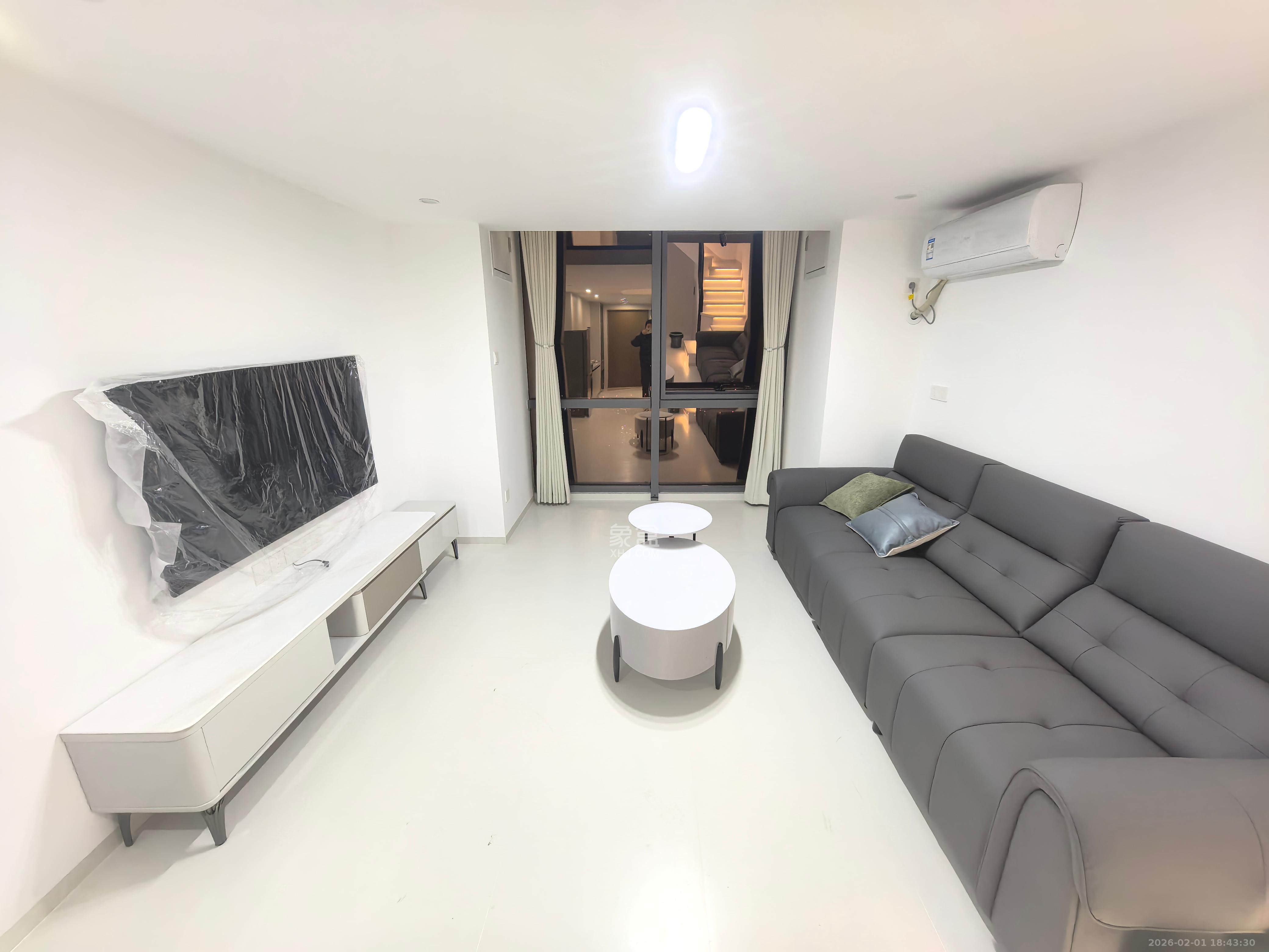 中建宝铂公馆  1室1厅1卫    2700.0元/月