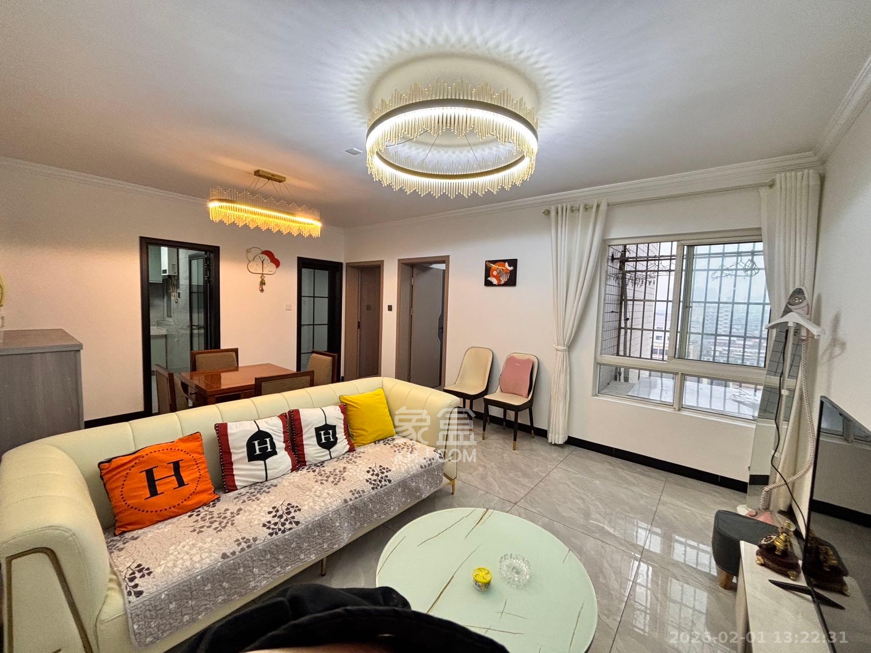 晶华美地  2室1厅1卫    1800.0元/月