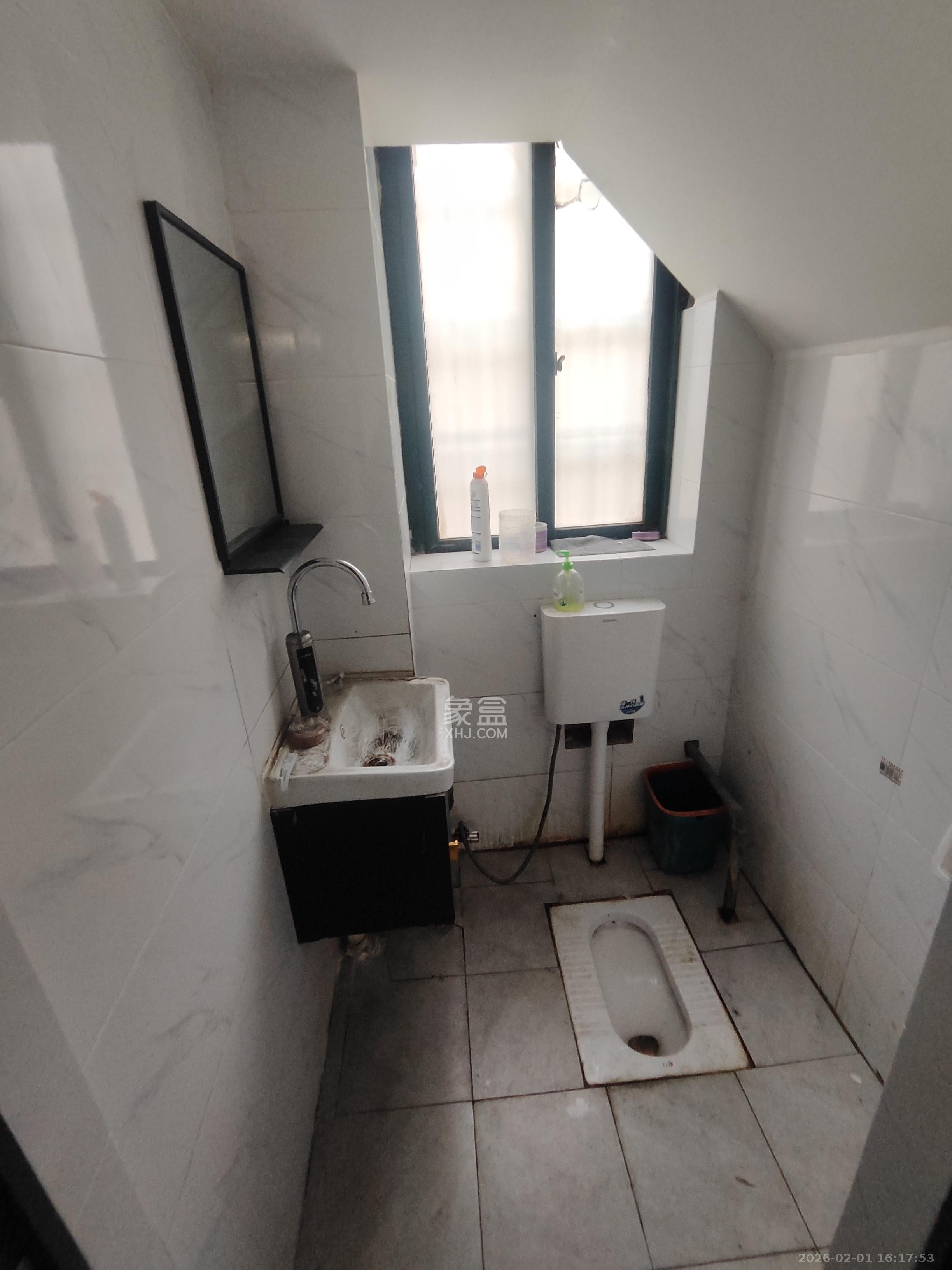 中房F联邦   244.8㎡      7000.0元/月室内图