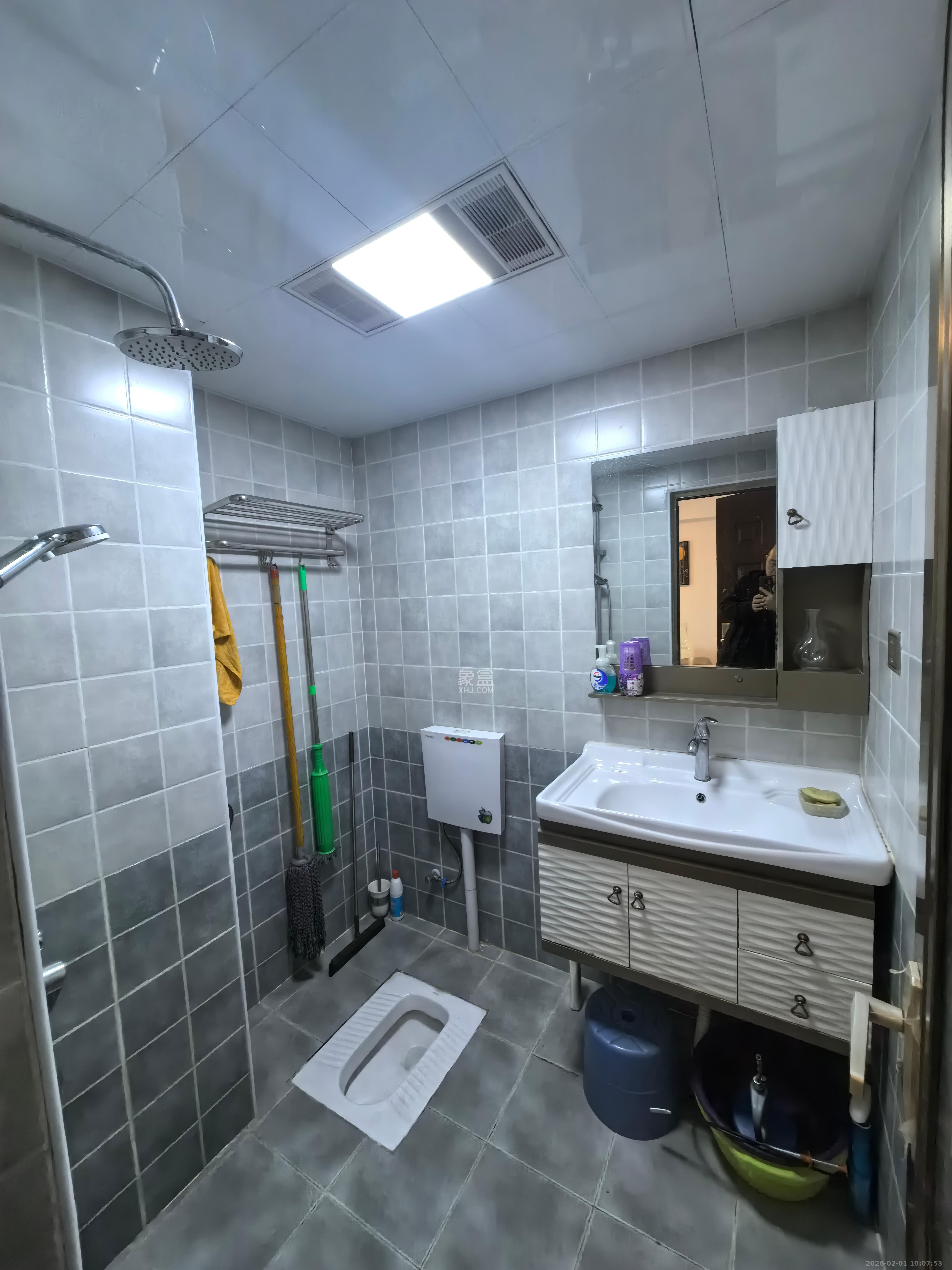 长房八方里（长房公园里）   62.54㎡      2200.0元/月室内图