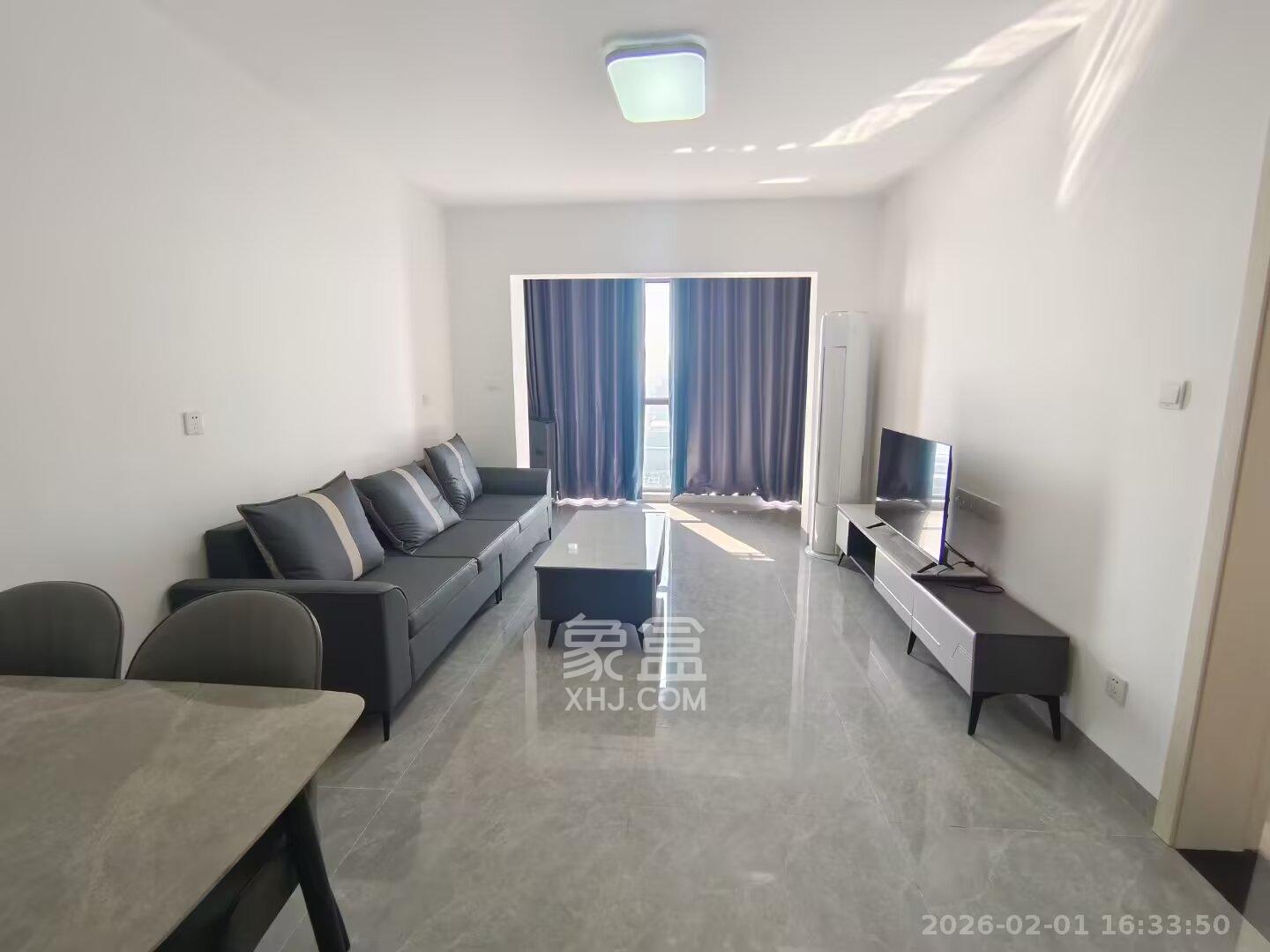 新长海广场  3室2厅2卫    2400.0元/月