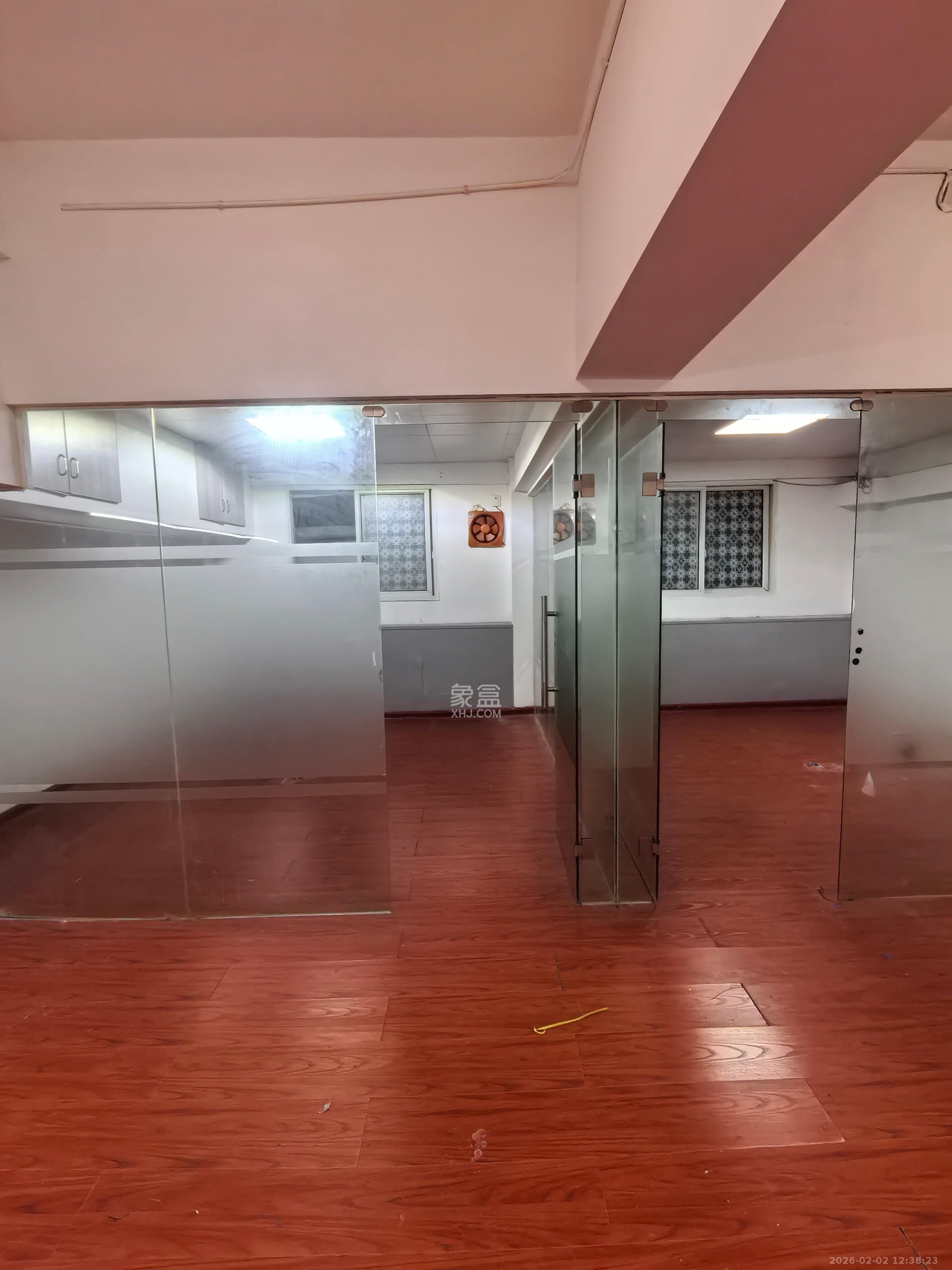 中南汽车世界   22.0㎡      1000.0元/月室内图