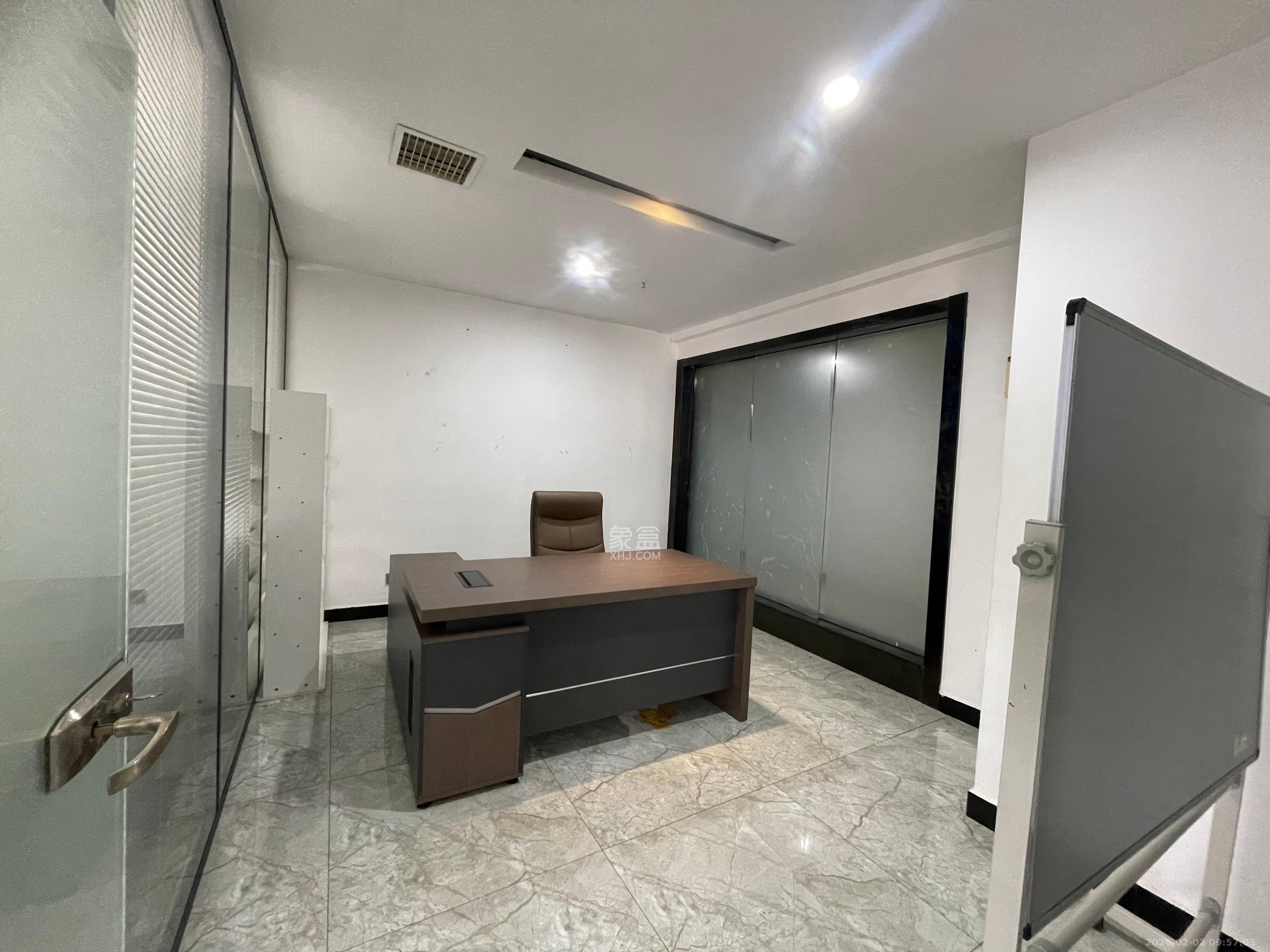 达美D6区   130.0㎡      8200.0元/月室内图