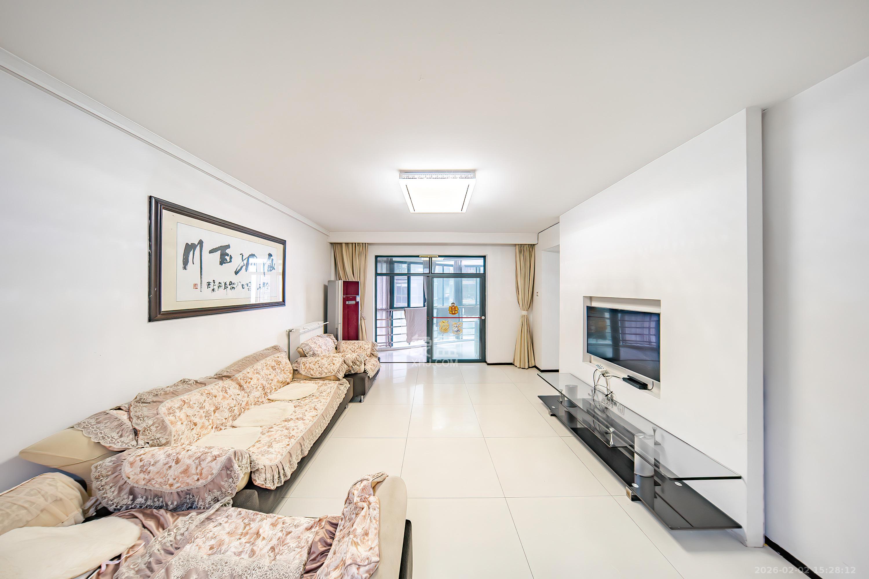 华盛新外滩  3室2厅2卫    4500.0元/月