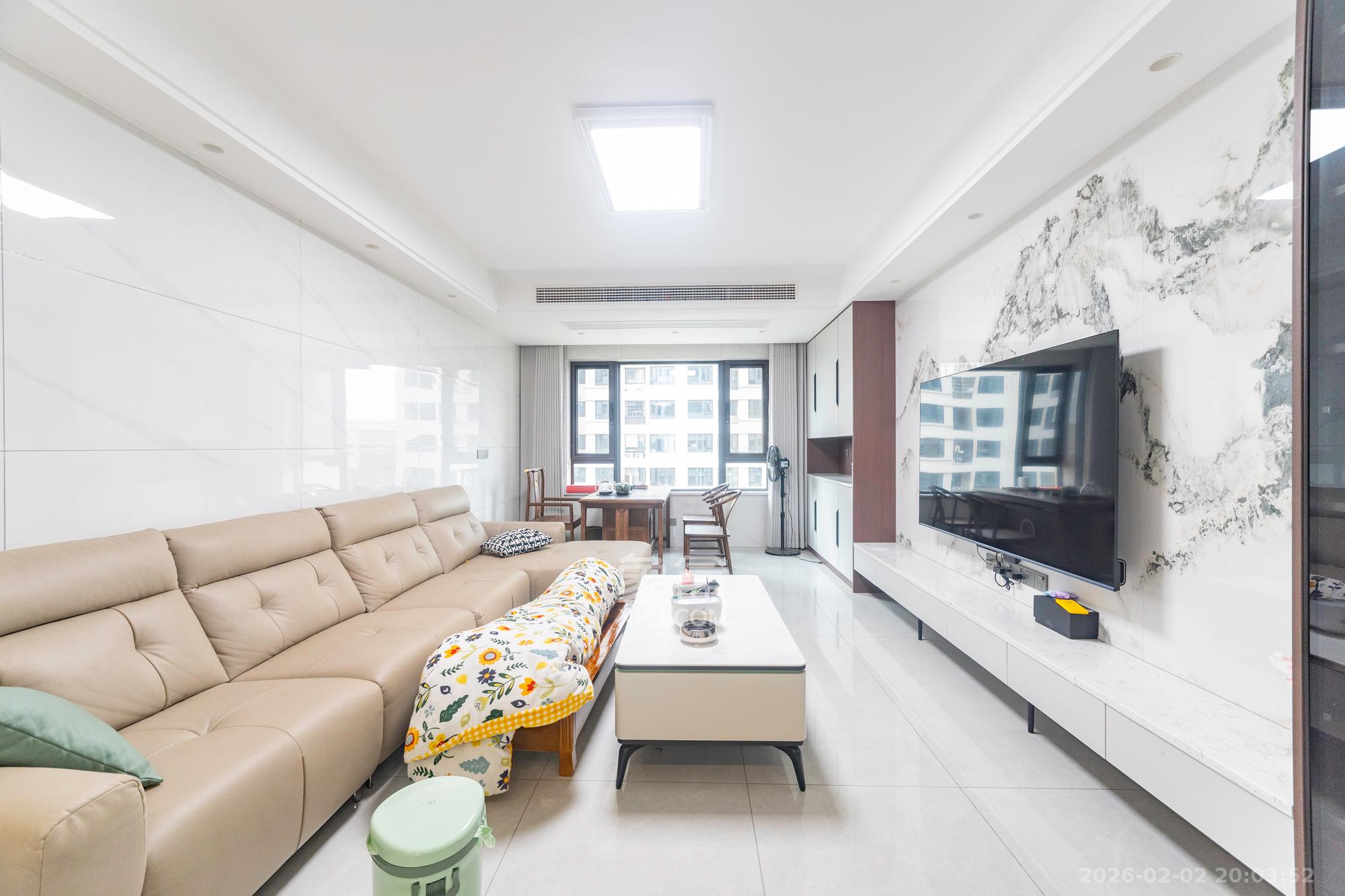 新城朗隽大都会  4室2厅2卫    108.8万