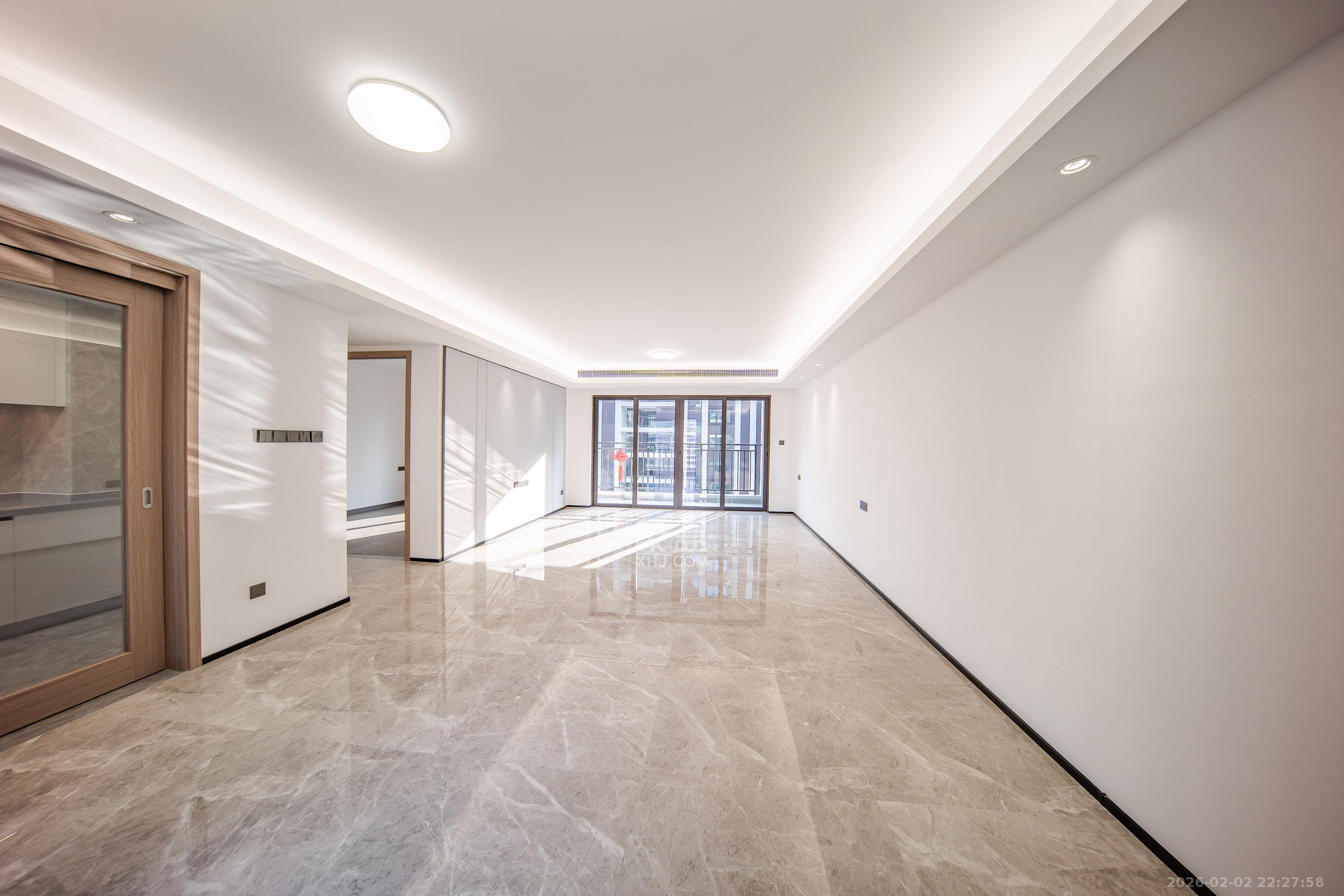 旭辉国宸府  4室2厅2卫    158.0万