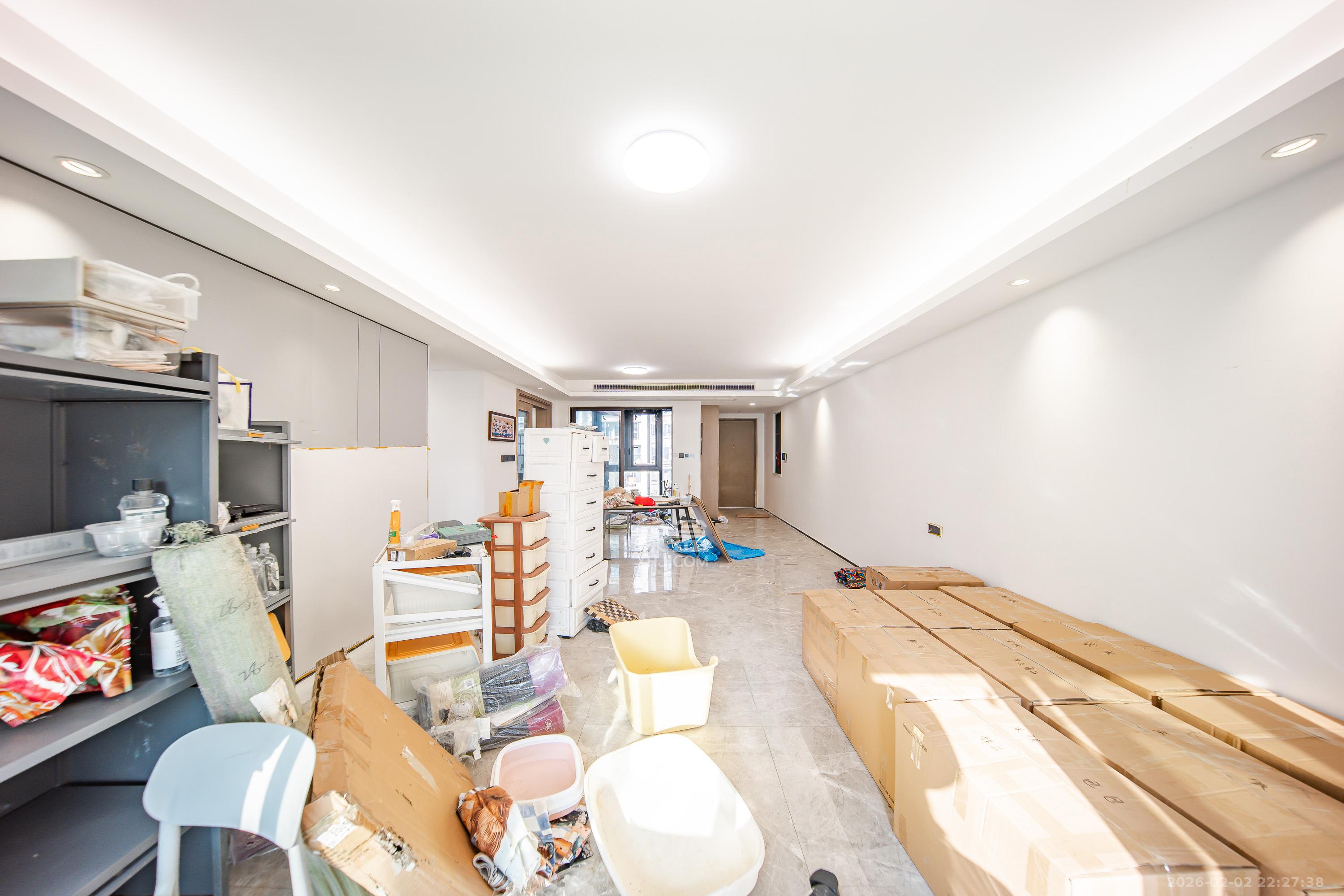 旭辉国宸府  4室2厅2卫    155.0万