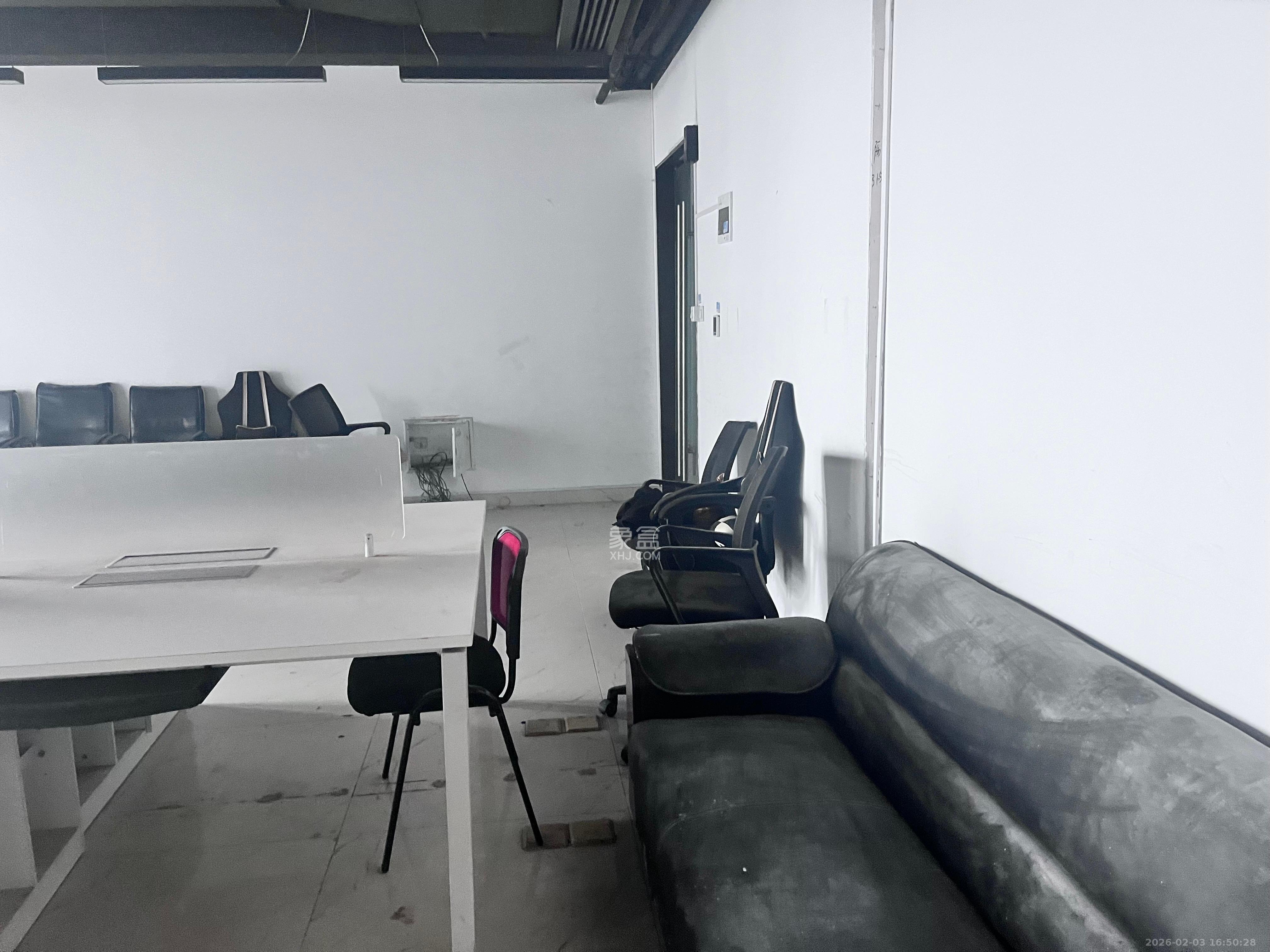 融科东南海   129.8㎡      4000.0元/月室内图