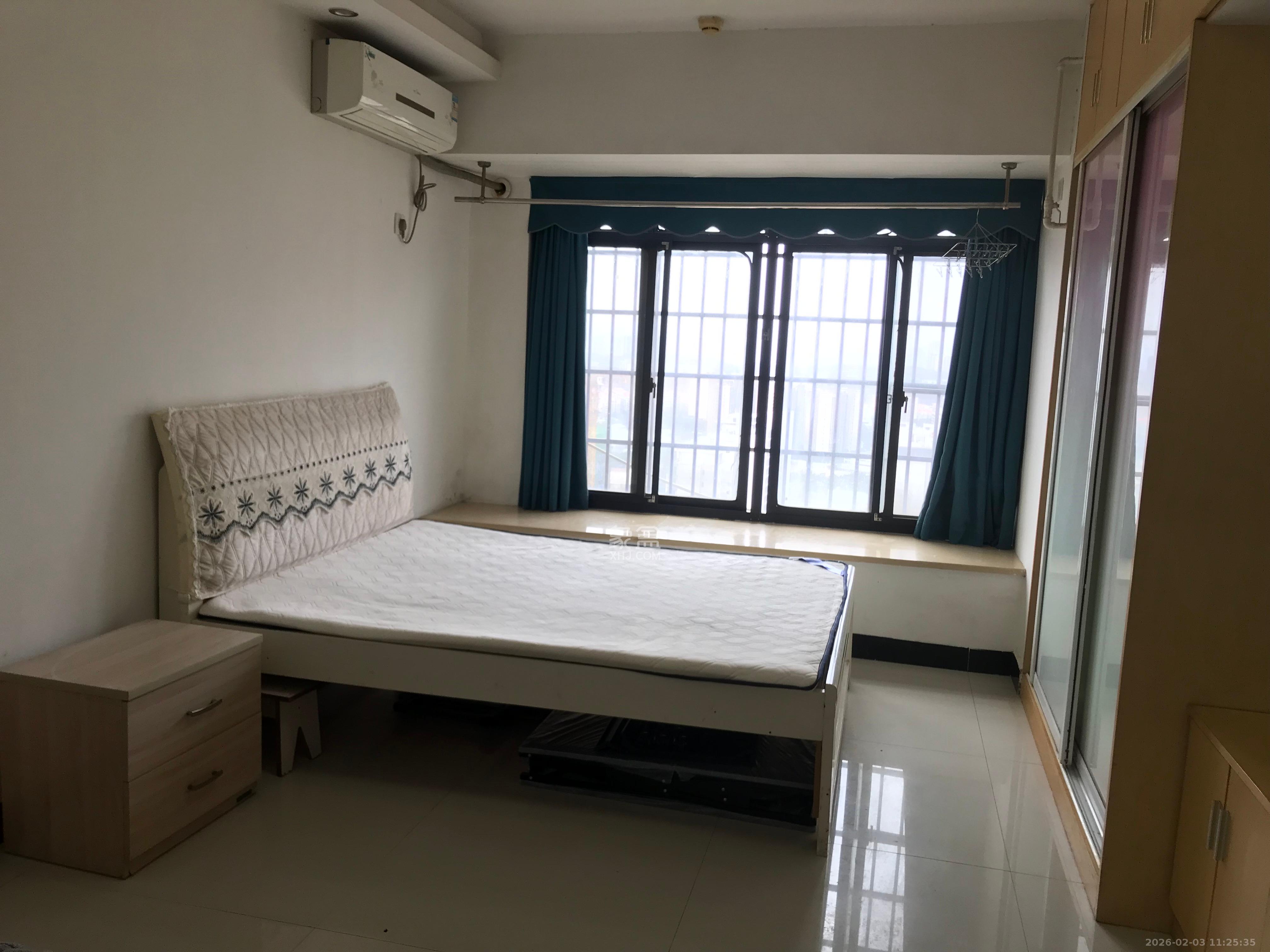 新长海广场  1室1厅1卫    1100.0元/月