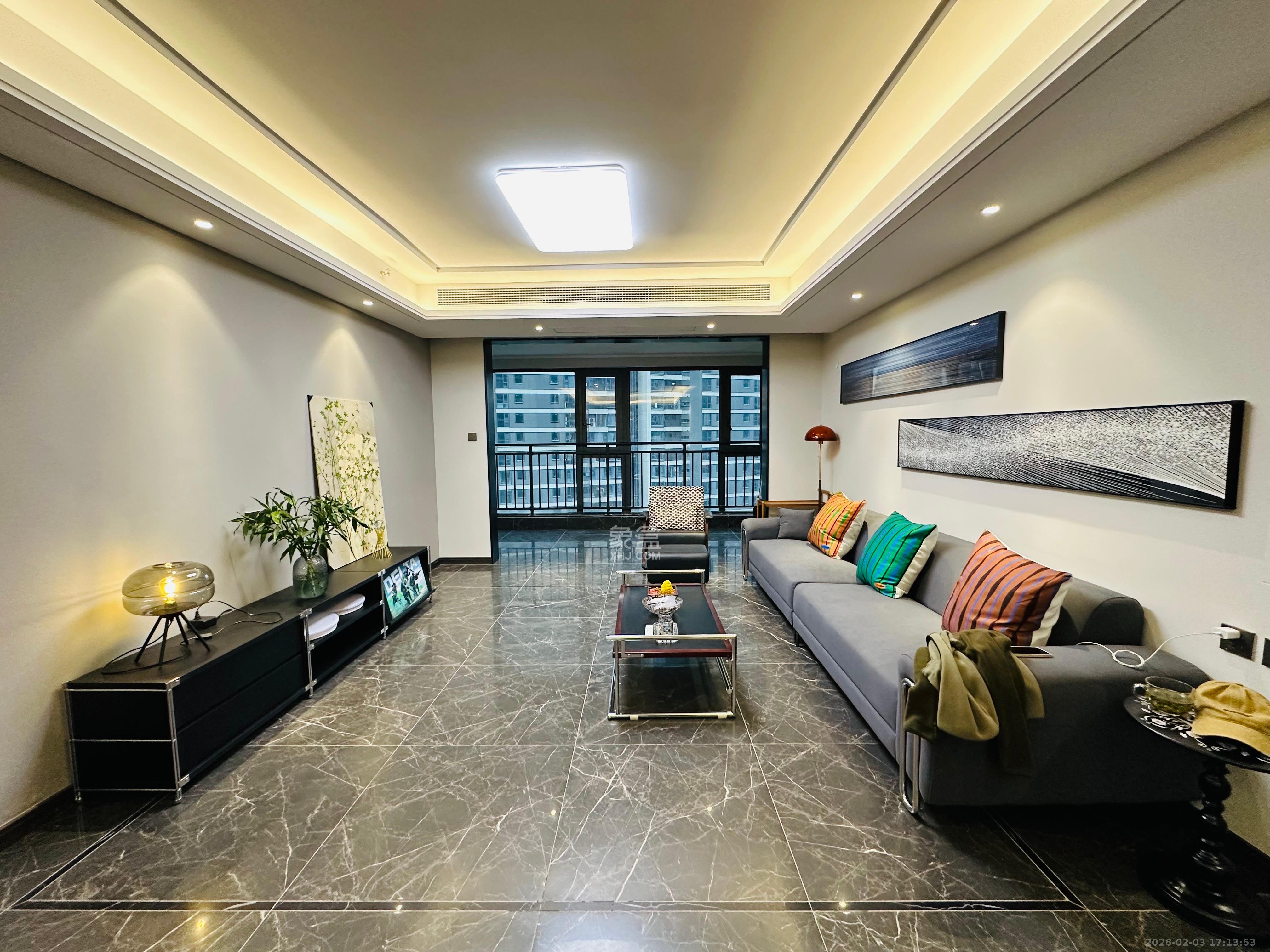 绿地麓云国际一期  5室2厅2卫    6500.0元/月