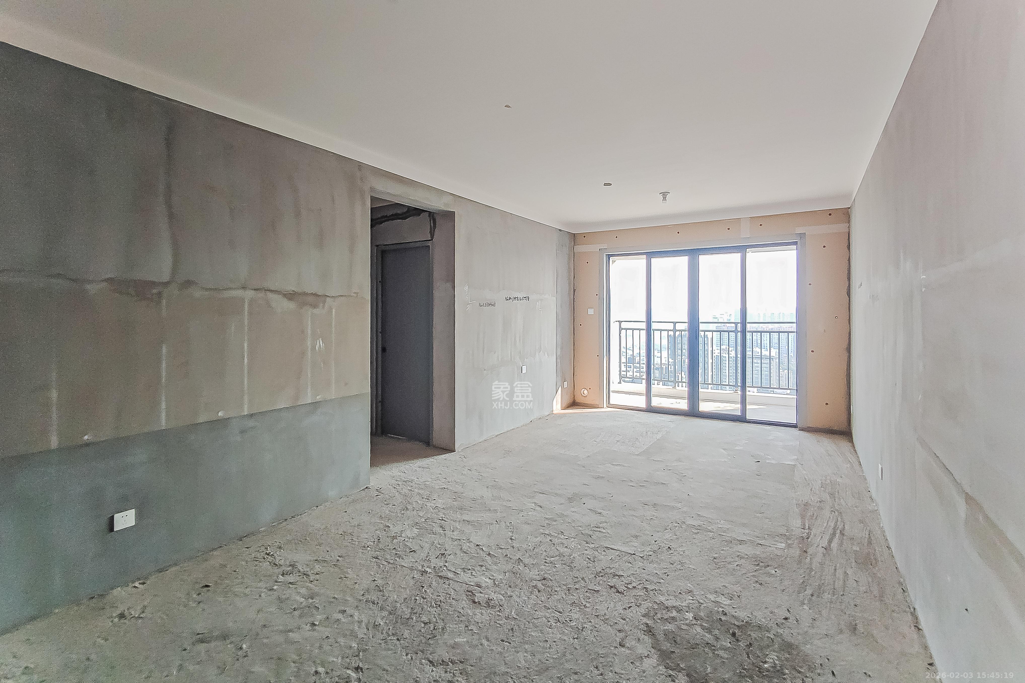 长房地铁银座  3室2厅1卫    142.0万