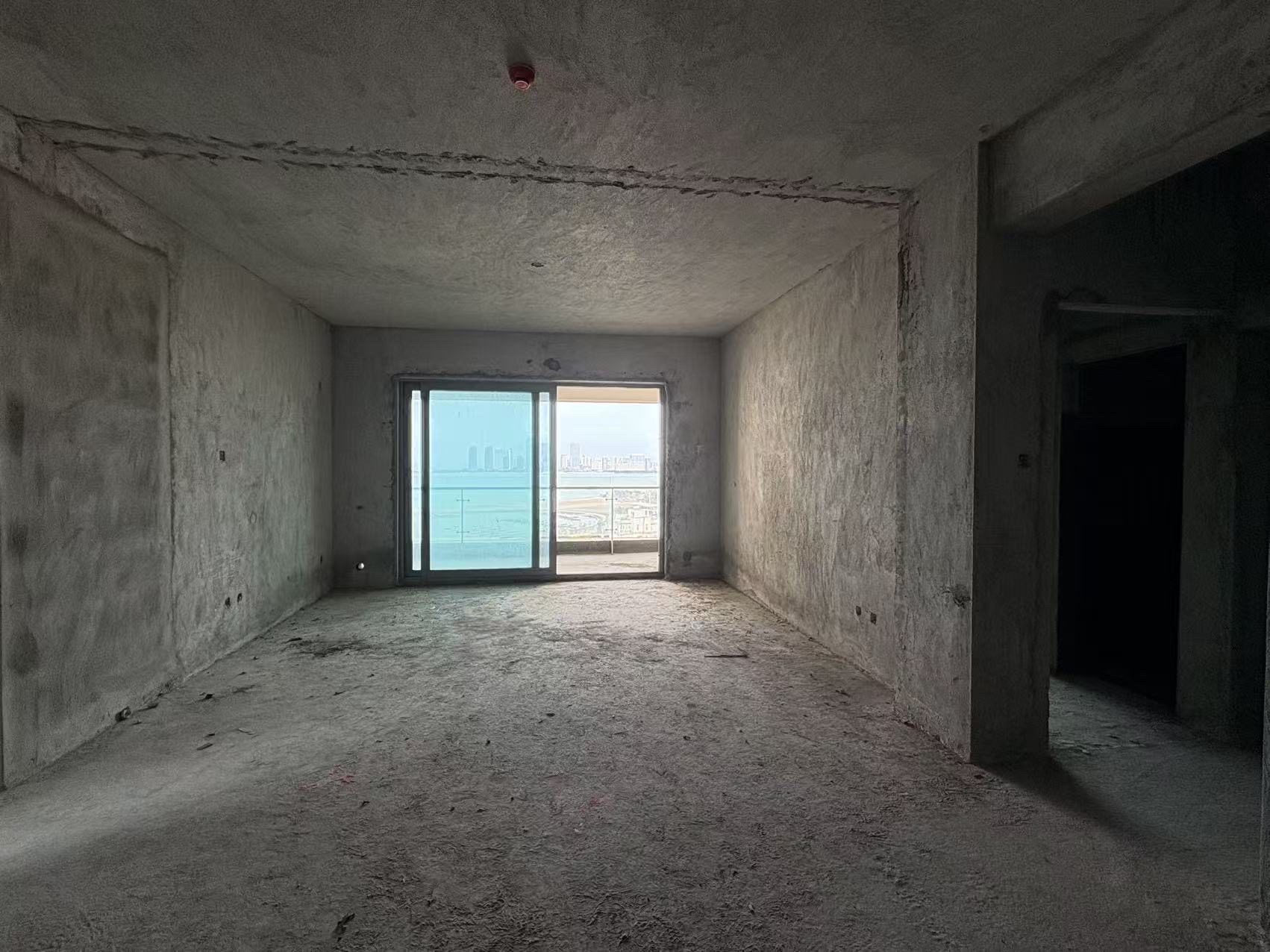 东方天澜汇  4室2厅2卫    390.0万