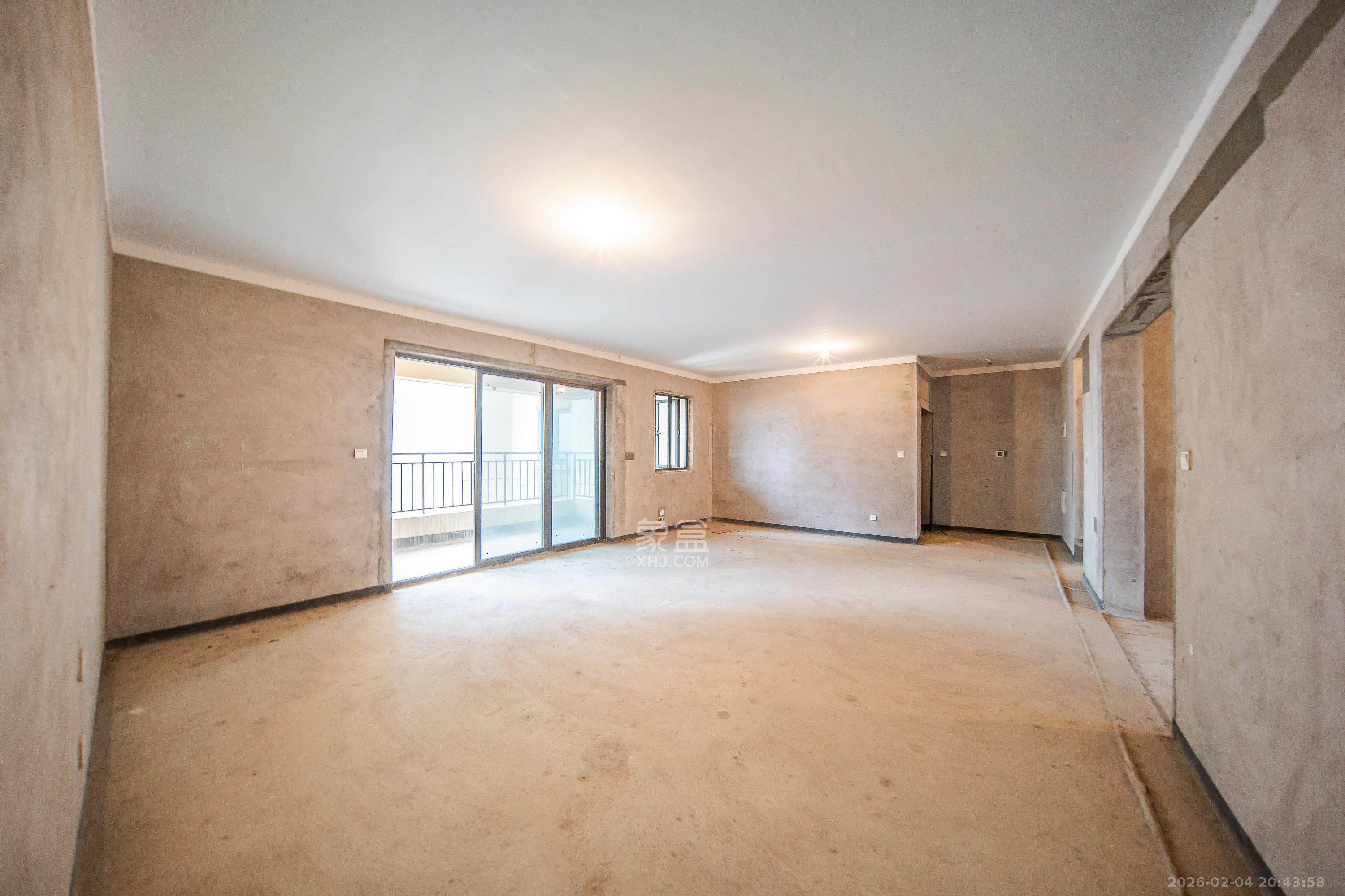 蓝光雍锦半岛  4室2厅2卫    123.0万