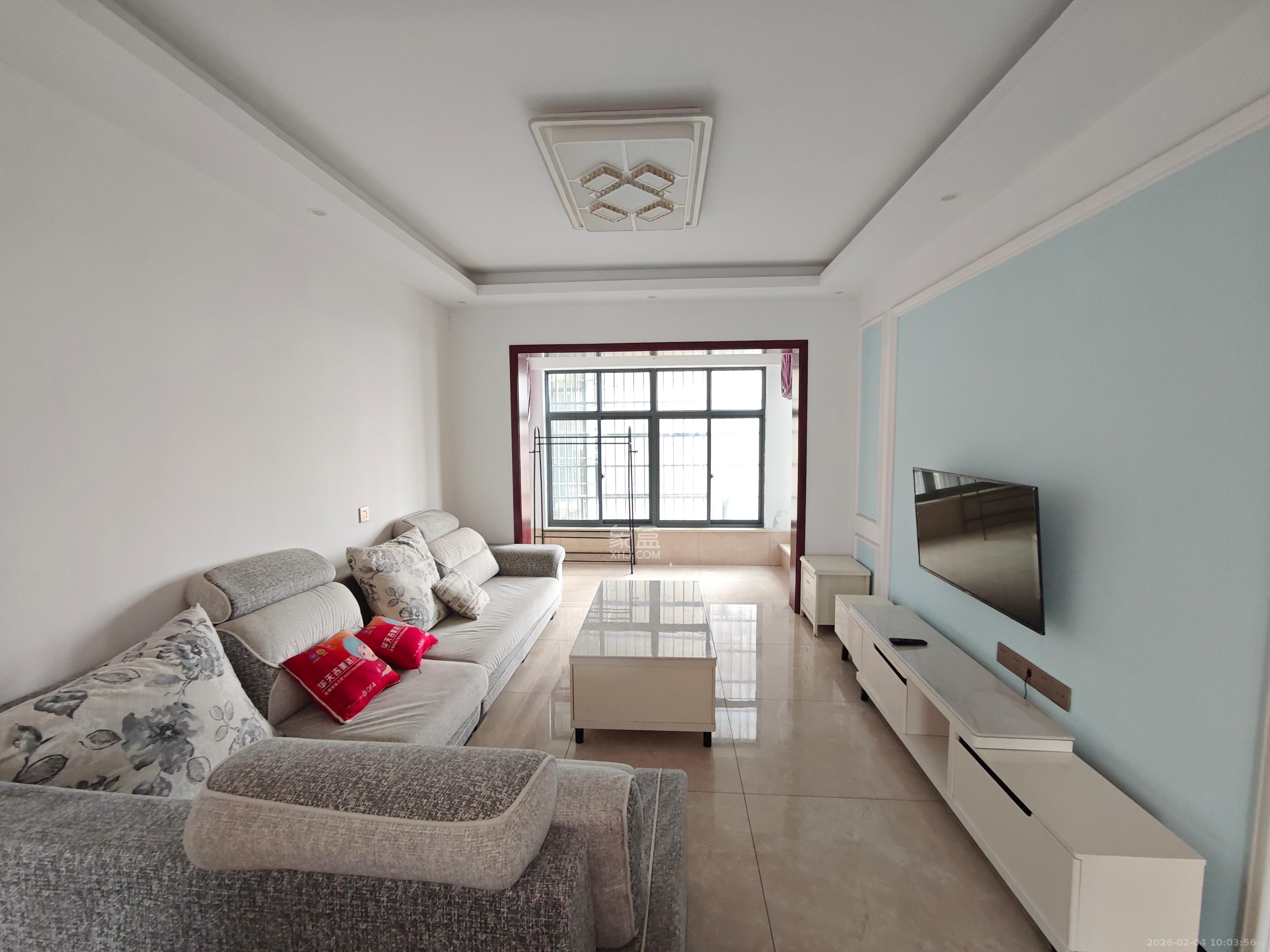 天麓尚层  3室2厅1卫    2200.0元/月