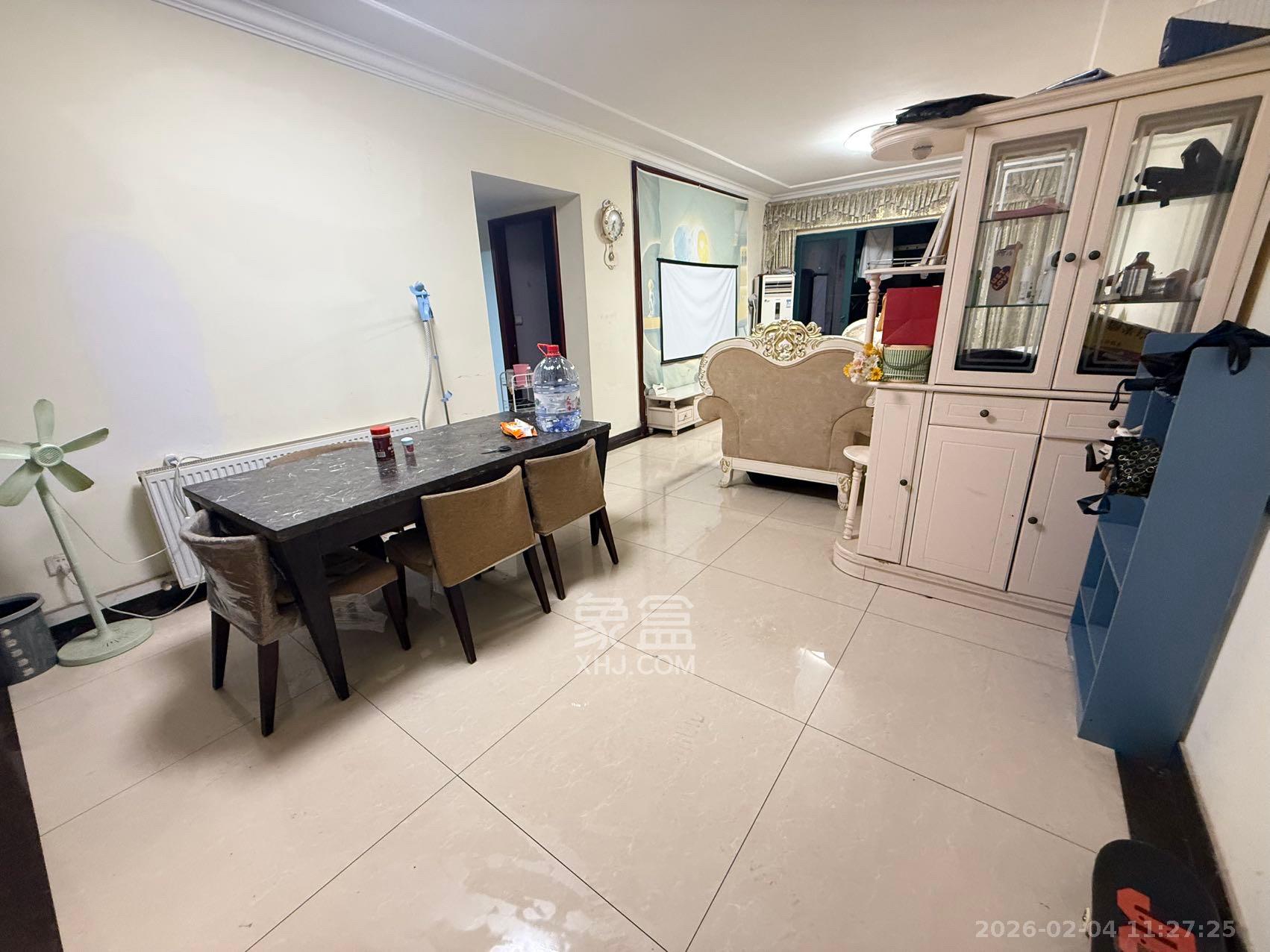 恒大雅苑一期  1室2厅1卫    2300.0元/月