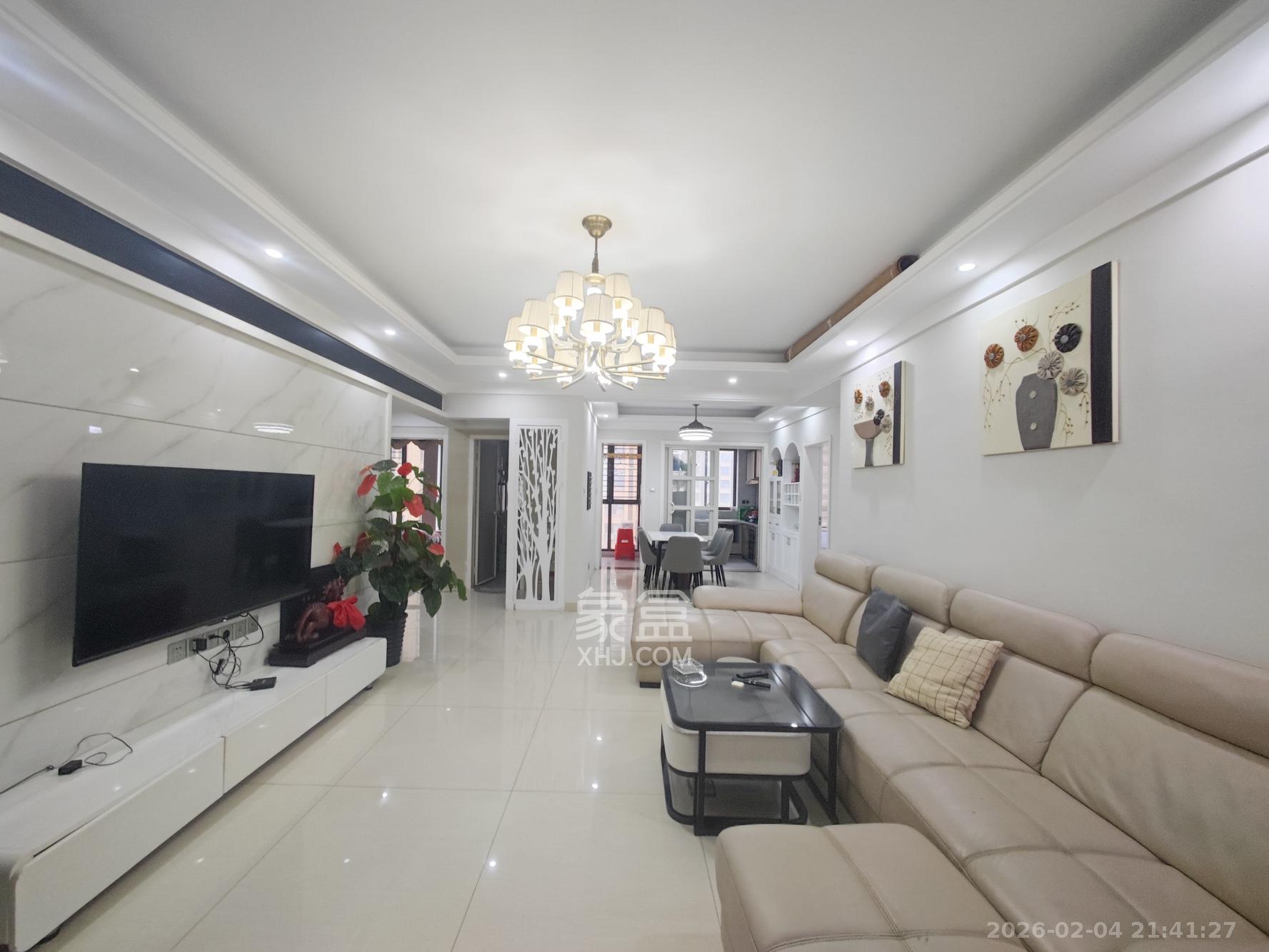 欧莱雅郡  4室2厅2卫    90.0万