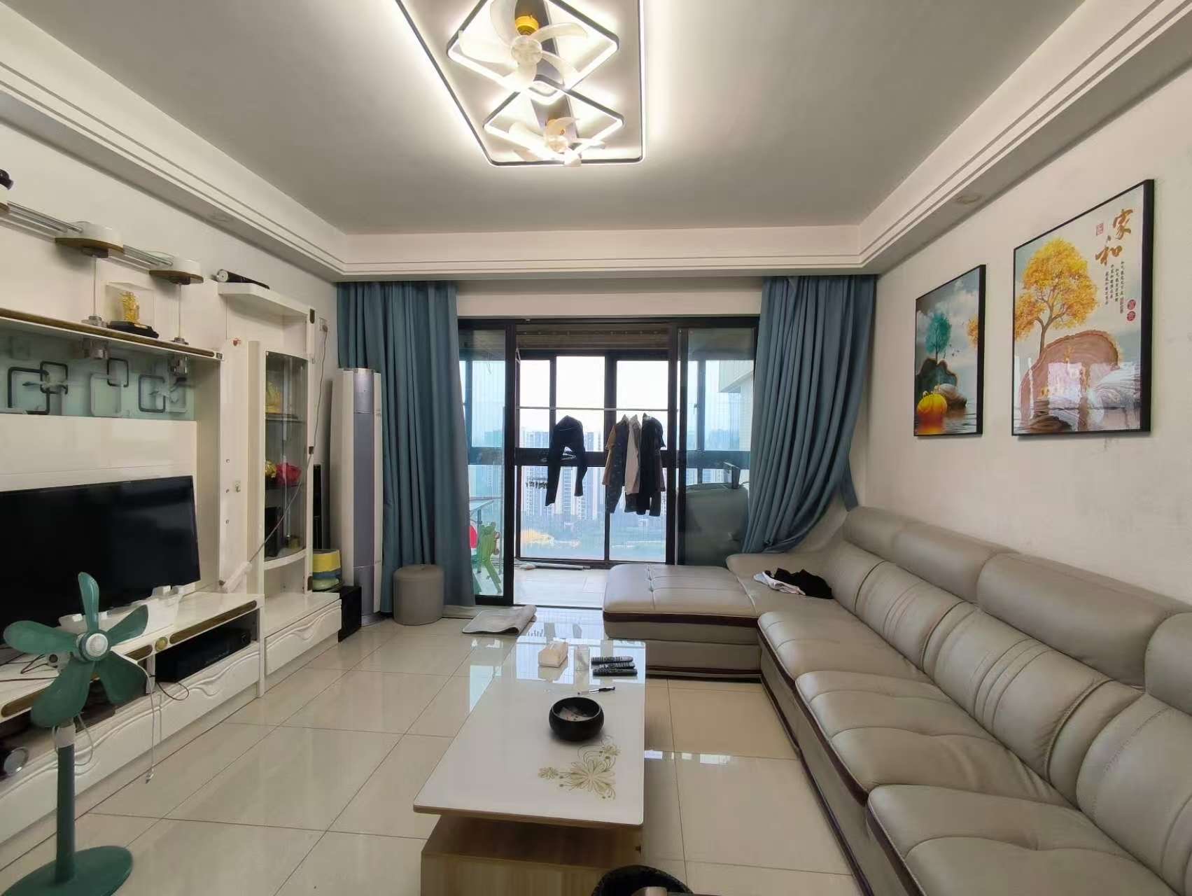 中海锦城  4室2厅2卫    3900.0元/月