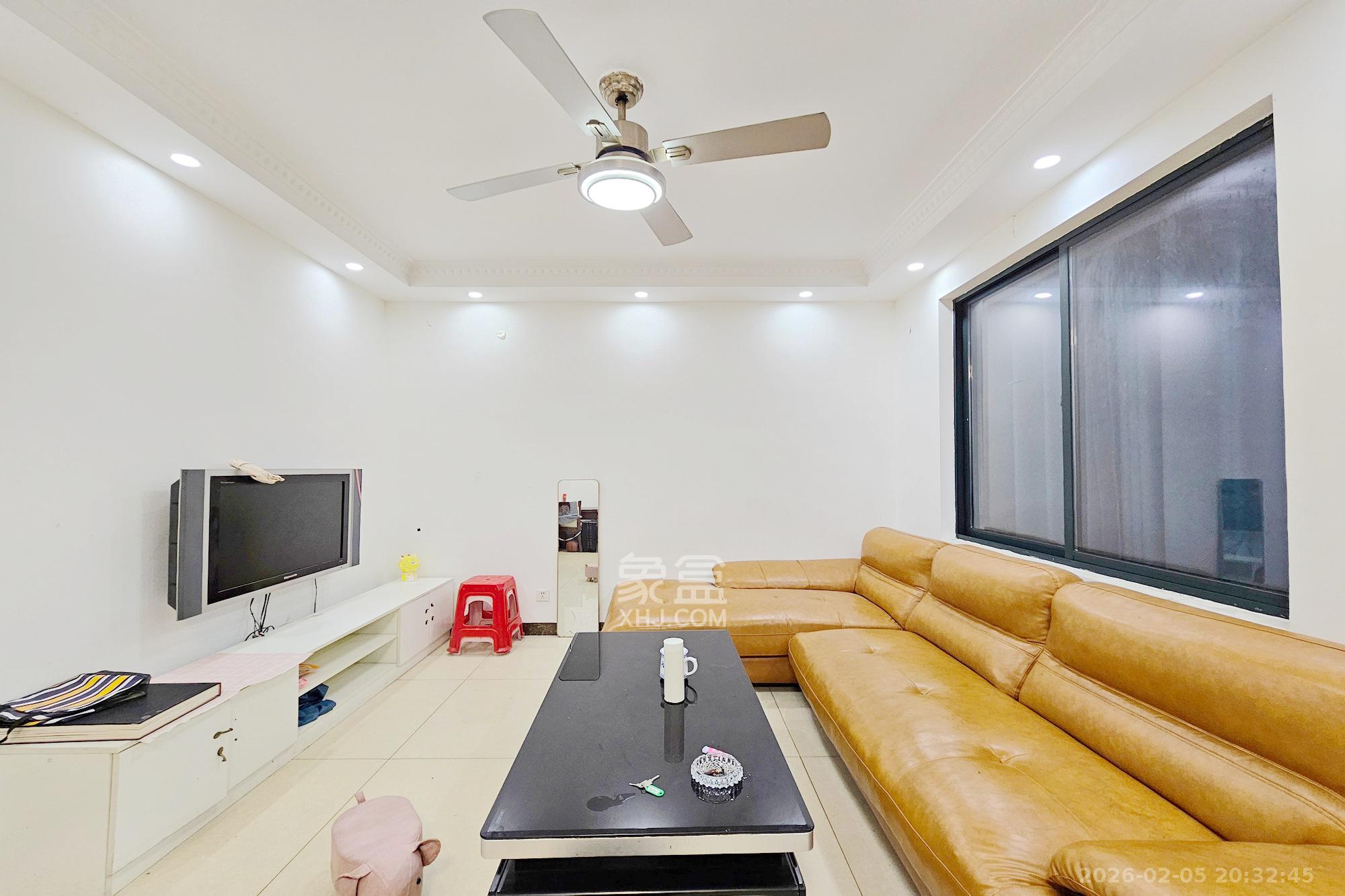 尊邸华庭  3室2厅1卫    65.8万