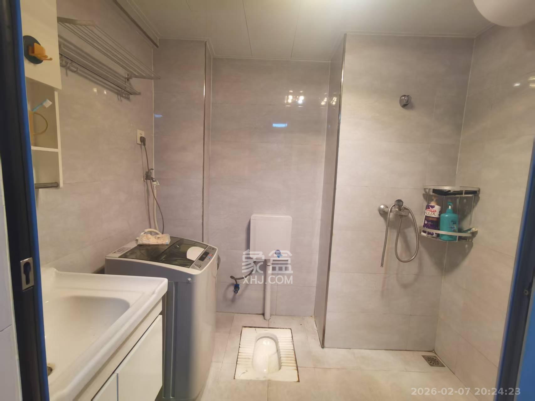 九峰远见  1室1厅1卫    1500.0元/月