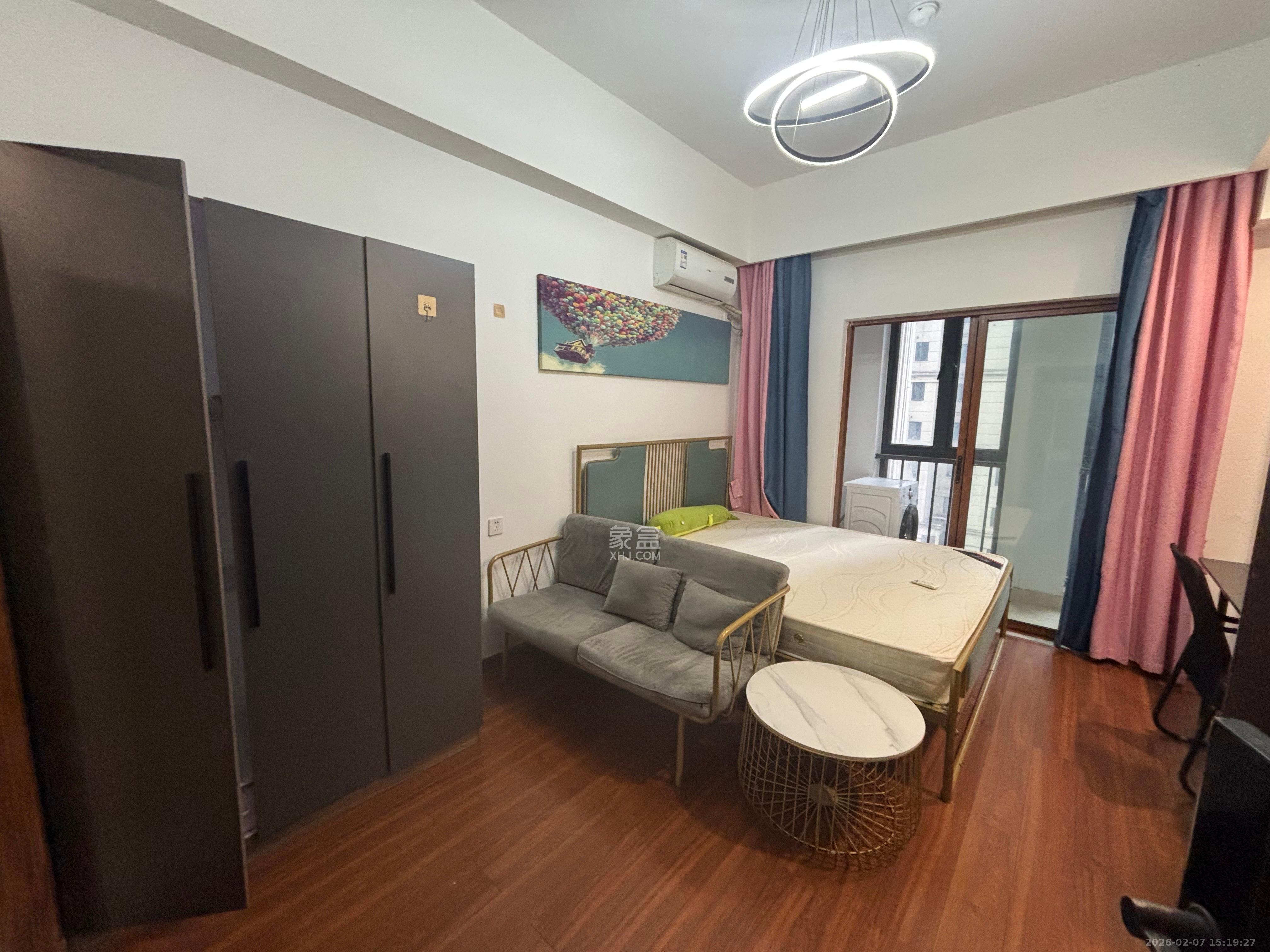 荣泰广场  1室1厅1卫    1300.0元/月