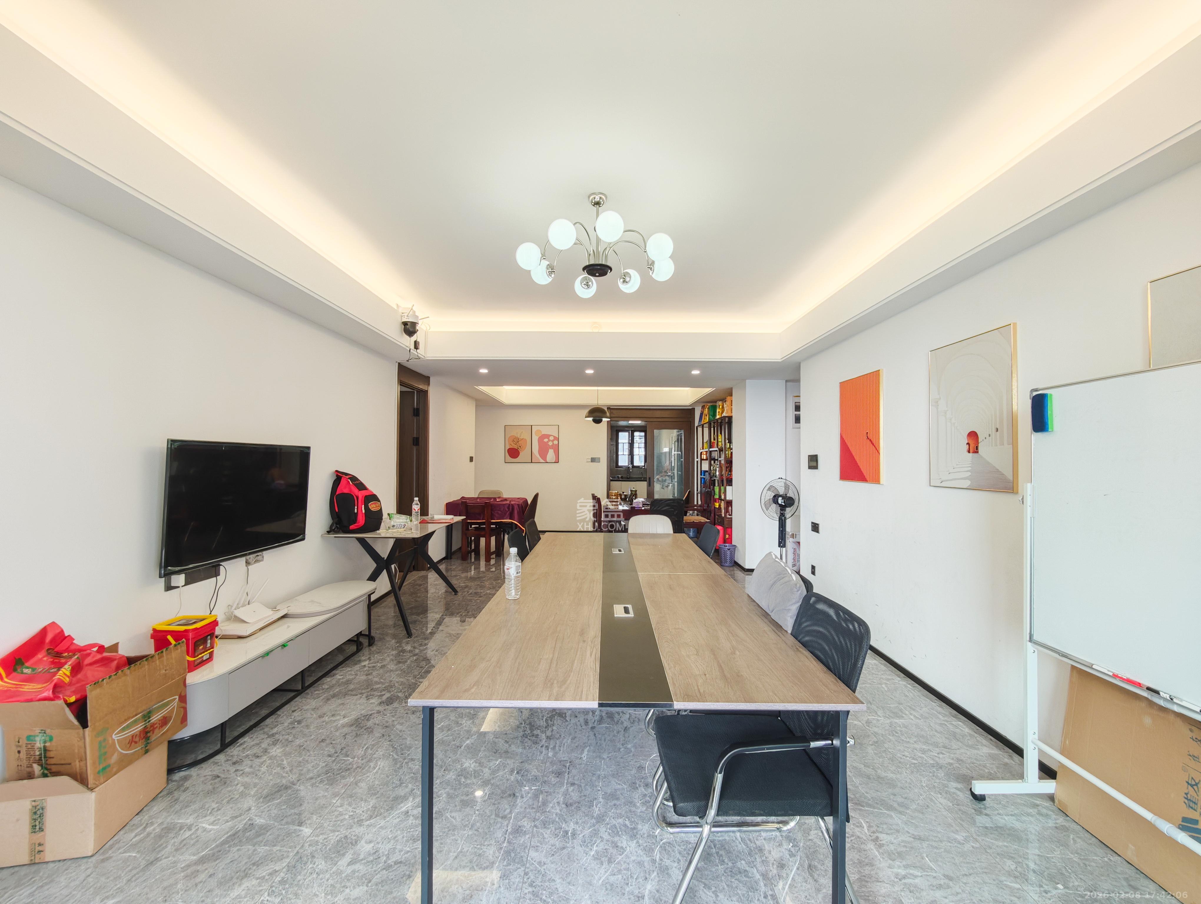 万科天空之境  4室2厅2卫    137.0万