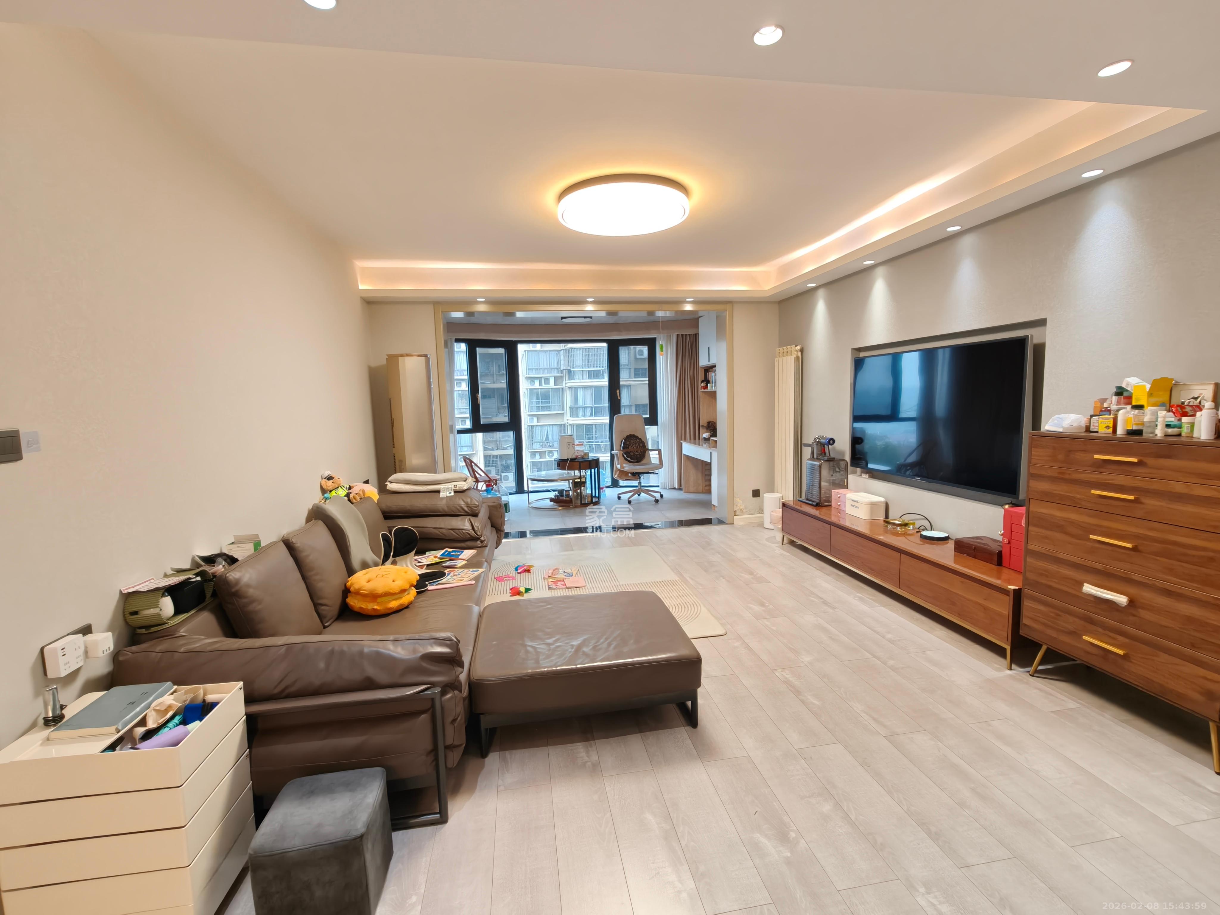 金色比华利  3室2厅2卫    98.0万