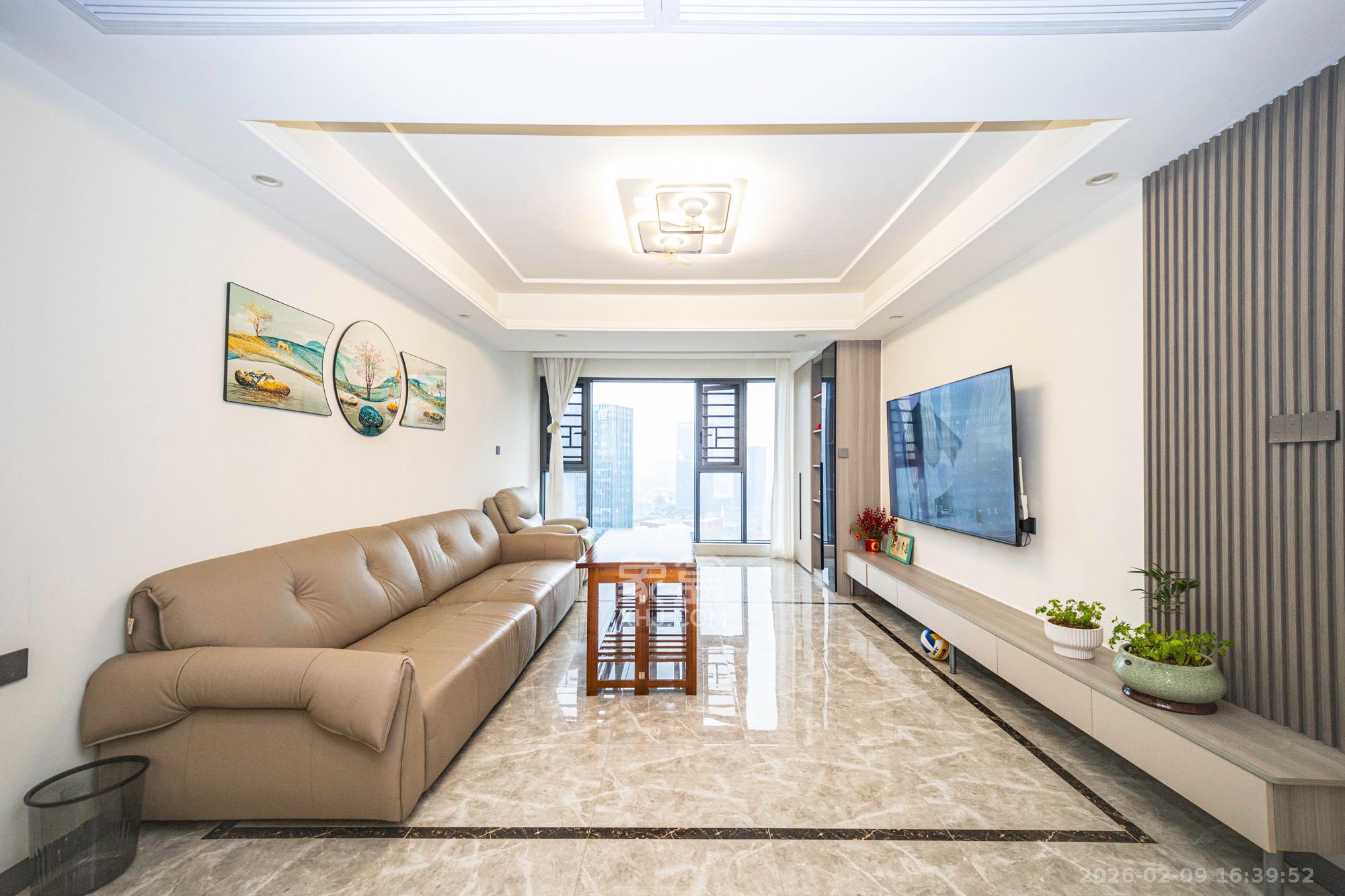 绿地V岛A区  4室2厅2卫    188.0万