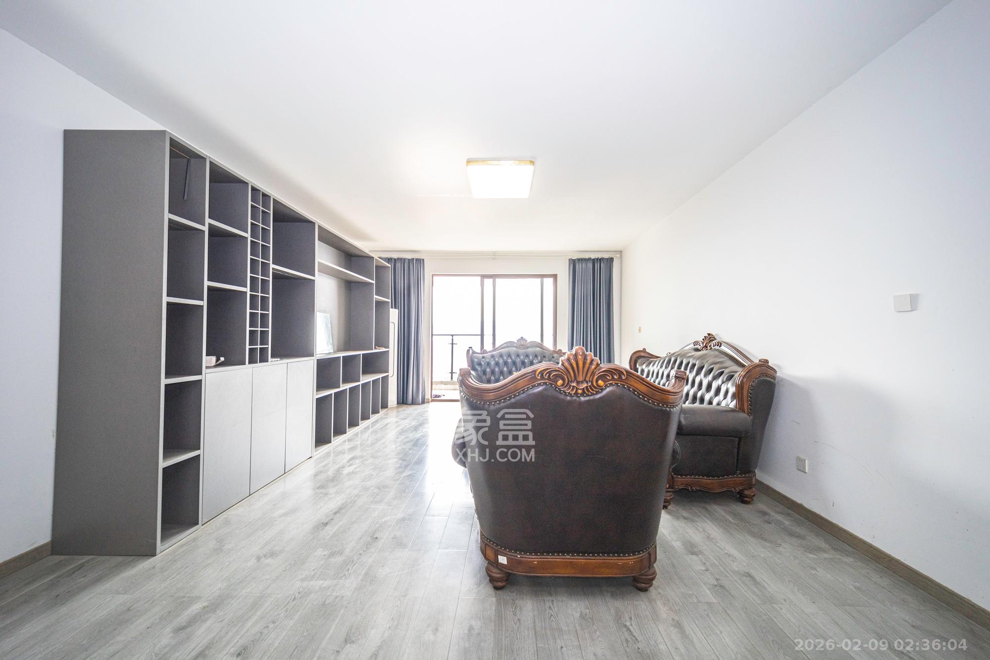 金色溪泉湾  4室2厅3卫    176.0万