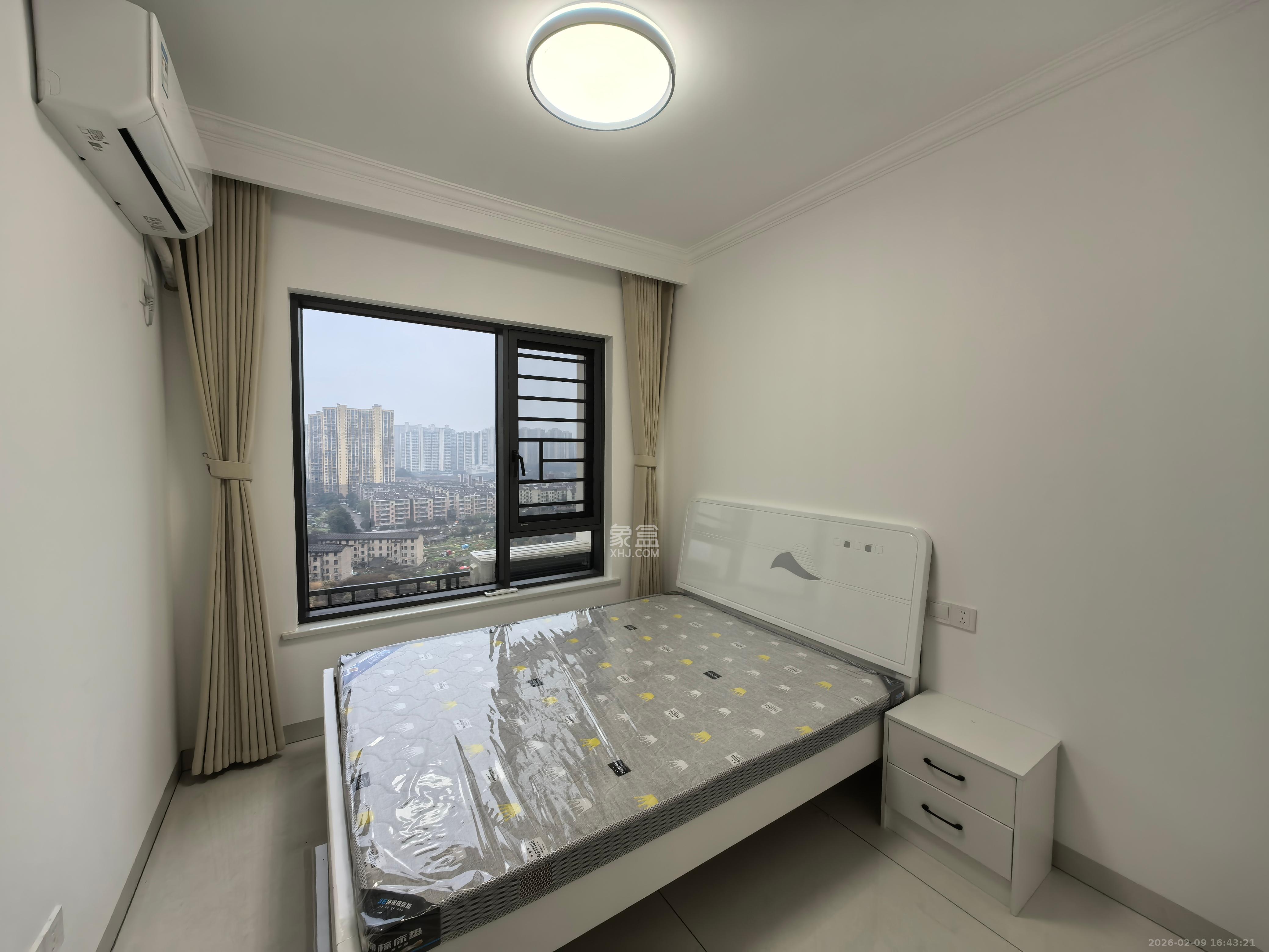 湘荷美苑  3室2厅2卫    2200.0元/月