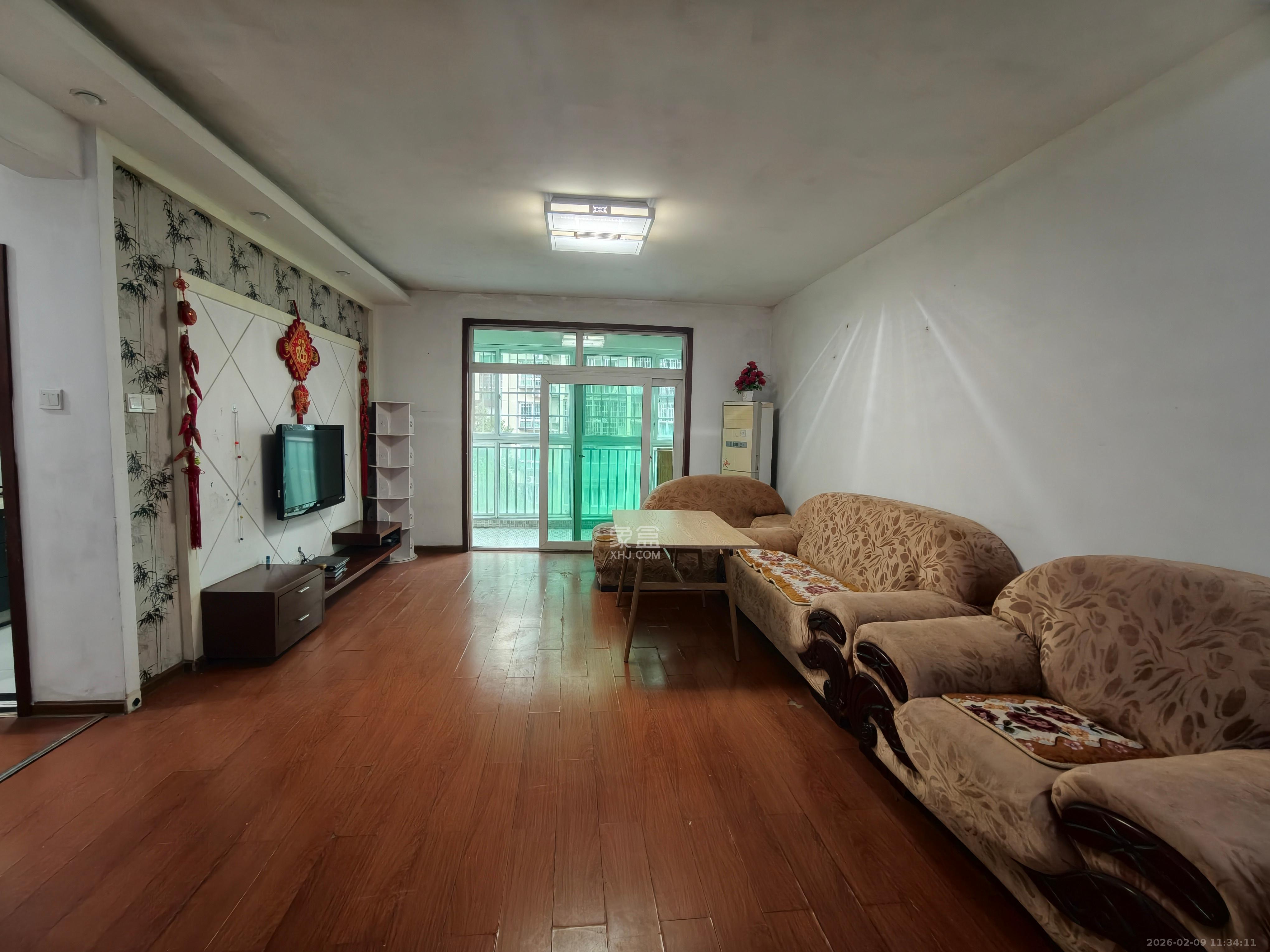 麓谷加州阳光  3室2厅2卫    2500.0元/月