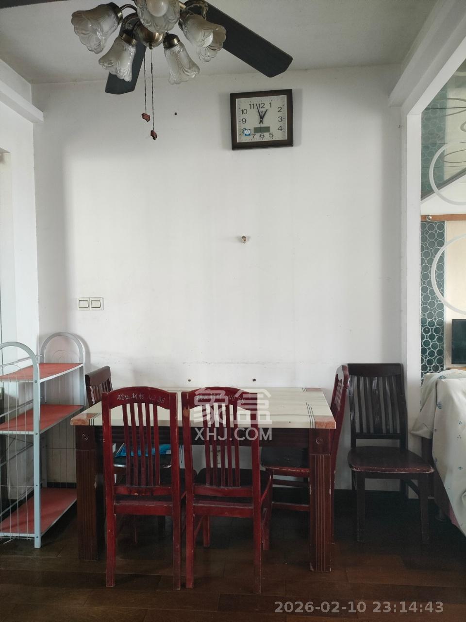 山水人家三期  1室2厅1卫    1300.0元/月室内图