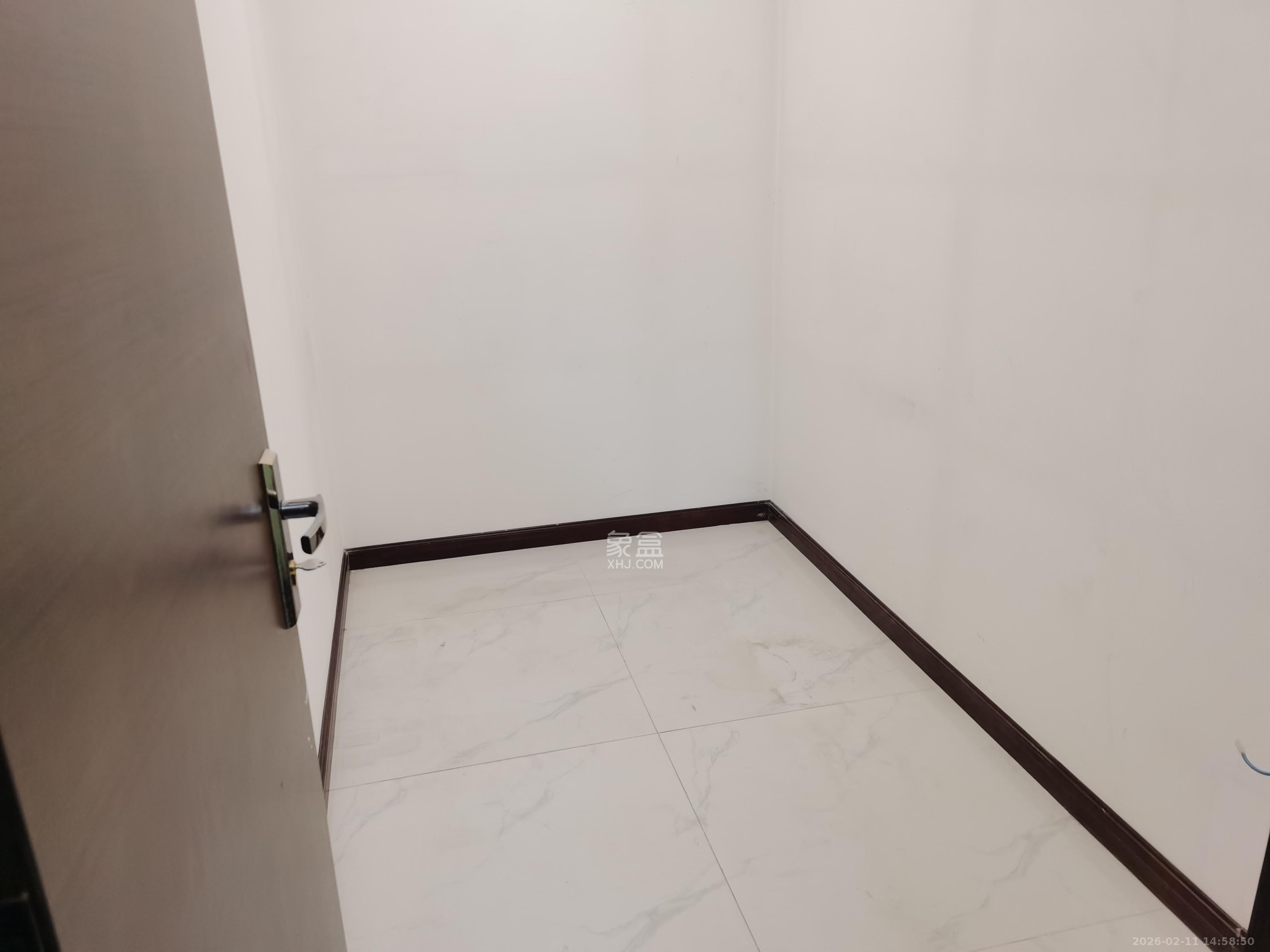 融科东南海   125.38㎡      5500.0元/月室内图