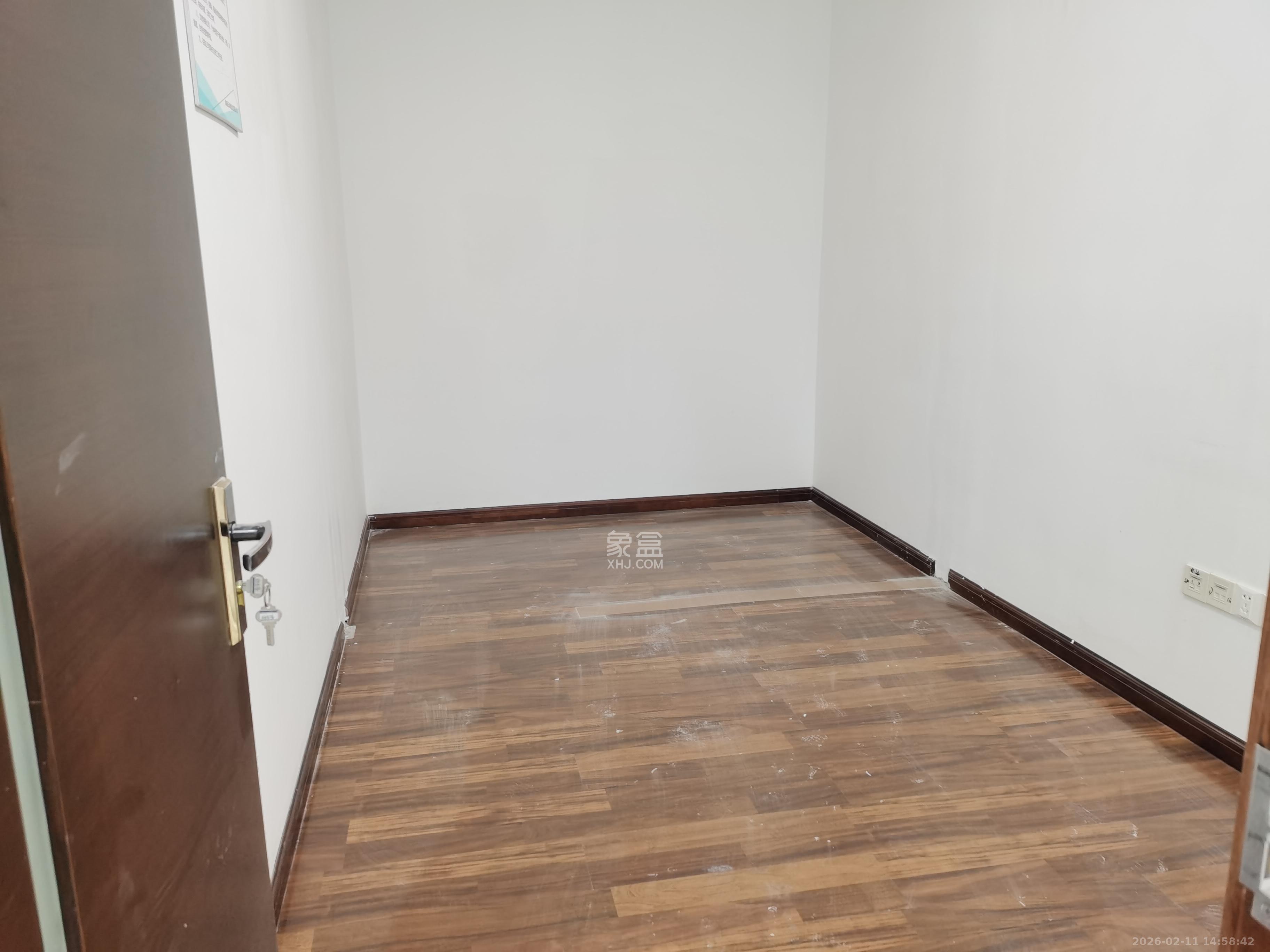 融科东南海   125.38㎡      5500.0元/月室内图