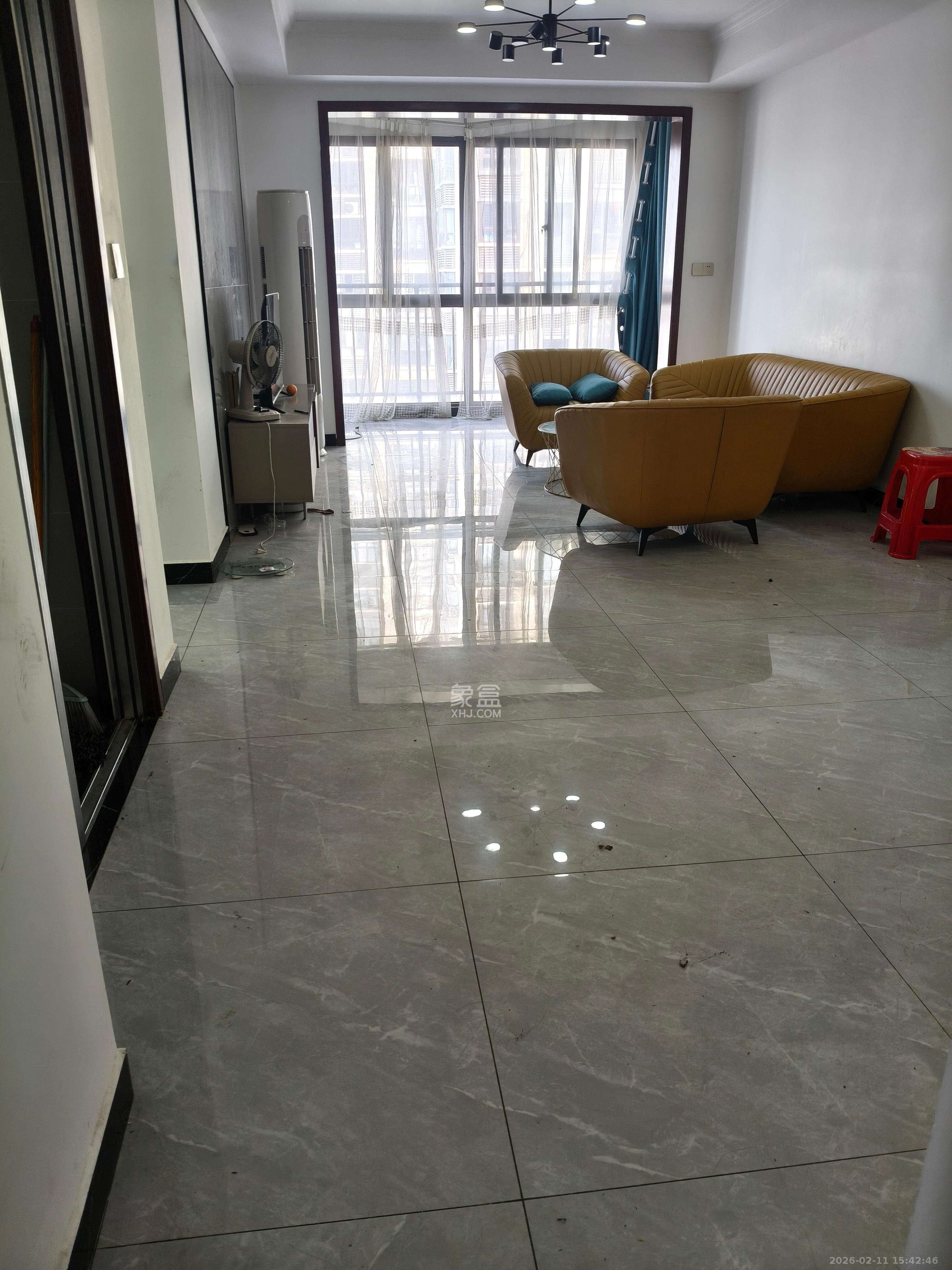 财汇新天地（财汇商务广场）  3室2厅2卫    2100.0元/月