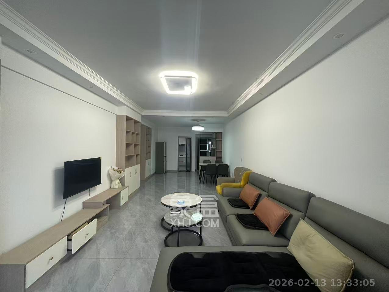 荣盛花语城  3室2厅2卫    2300.0元/月